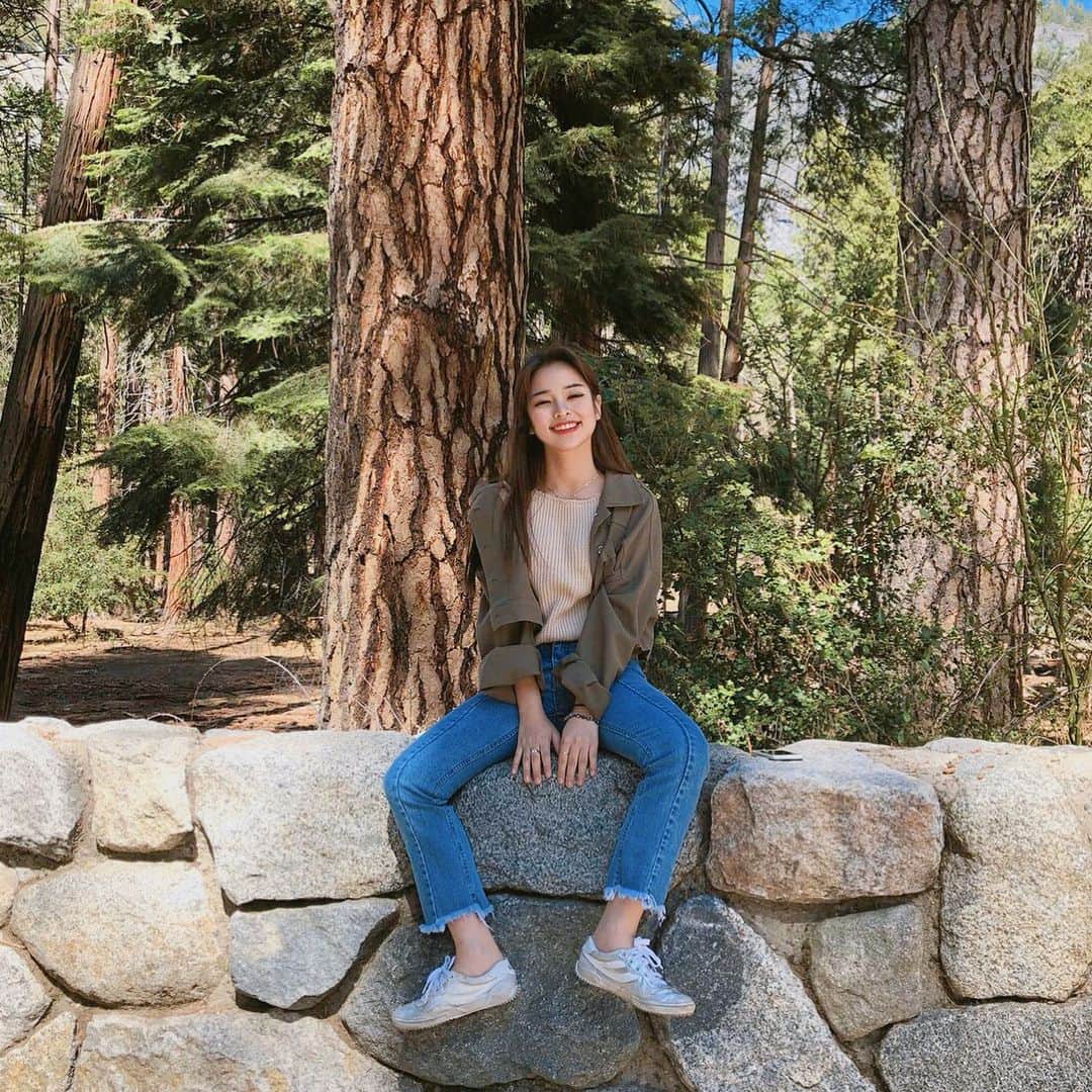 カン・ギョンミンさんのインスタグラム写真 - (カン・ギョンミンInstagram)「코에 코딱지들이 다 물러가는낌이다!!!!!!!!!!!!!!! 공기가 너무 좋아 "◡" 바지상품 #룩앳민 9일 업데이트 완료 _  상의들은 컬러 추가 촬영 후 10일입니다 ^-^! #굠민in🇺🇸 #굠민투어🗺」4月8日 17時09分 - kkmmmkk