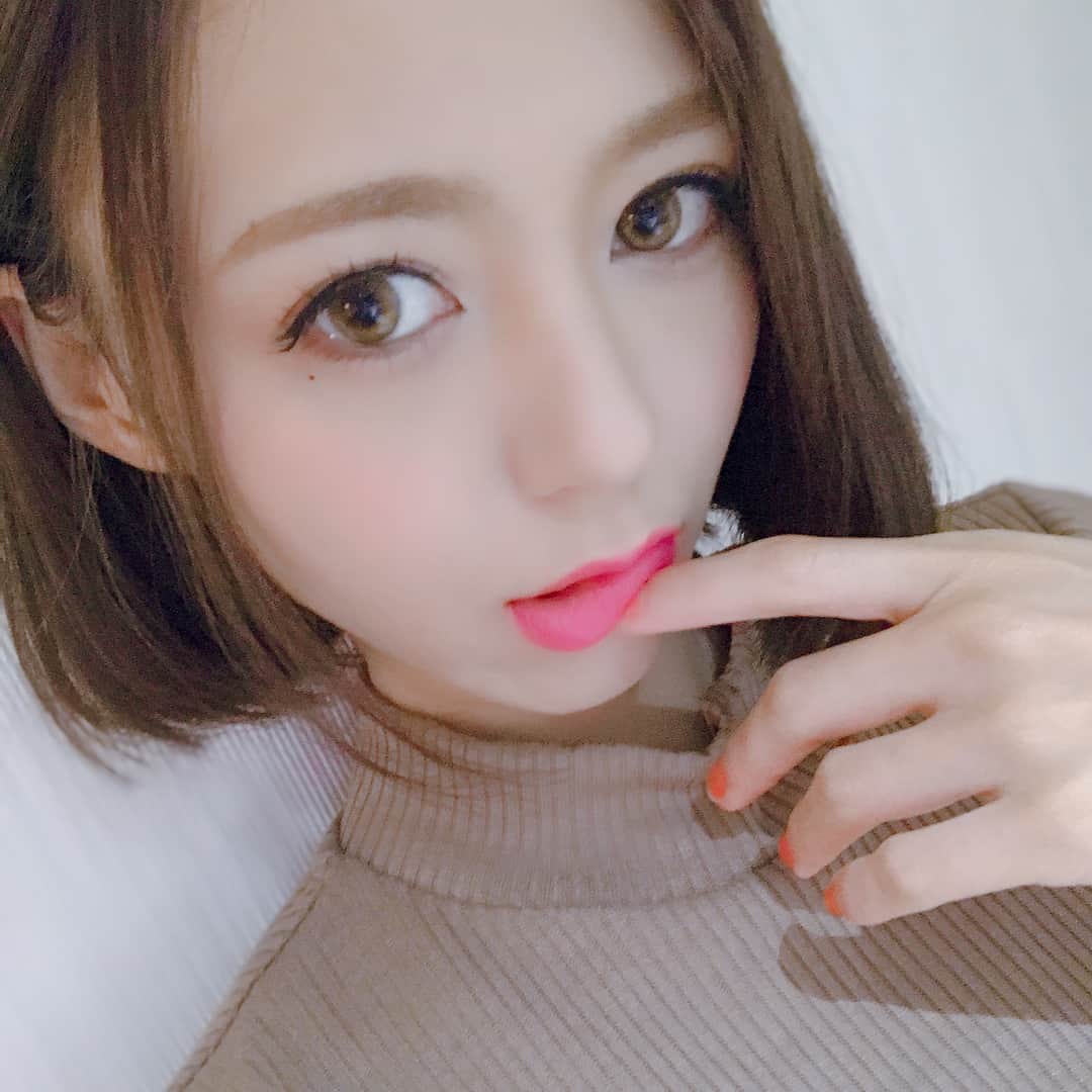 希志あいのさんのインスタグラム写真 - (希志あいのInstagram)「たまにはこうゆうメイクも💋 #このくちでアレしたい」4月8日 19時04分 - aino_kishi