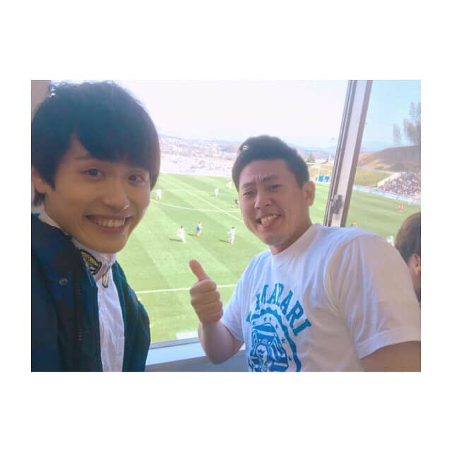 池田直人さんのインスタグラム写真 - (池田直人Instagram)「人生初の生サッカー観戦でした！！！ みきゃんにも会えたし、楽しかったぁー！！ 愛媛満喫！！！ #FC今治 #みきゃん #愛媛 #松山空港 #ポンジュース #今治タオル #ひめころん #いけだくん」4月8日 19時19分 - ikenao0919