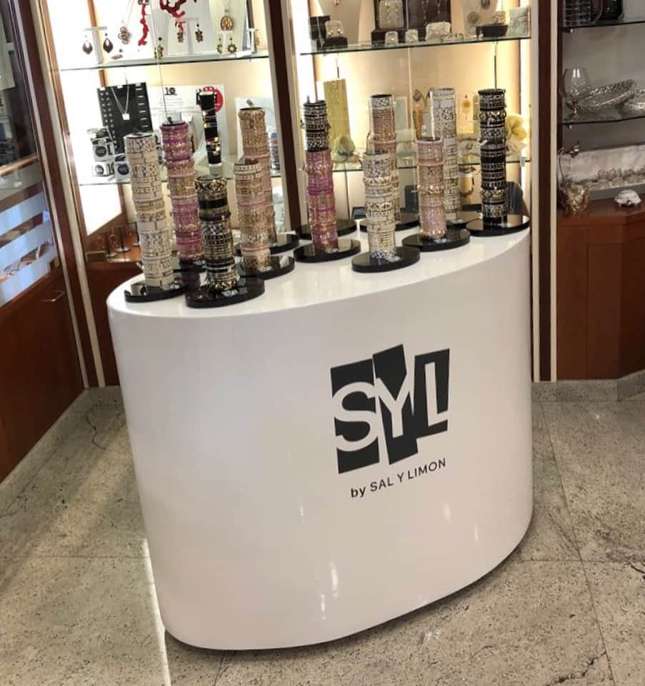 サルイリモンさんのインスタグラム写真 - (サルイリモンInstagram)「You can find us in De Rosa Gioielli - Via Denza 4, Castellammare di Stabia (NA) 🇮🇹 #syl #salylimon #bangles #bangleslove #banglesaddict #fashionjewelry #fashionaddict #accessories #amazing」4月8日 19時33分 - syl.salylimon