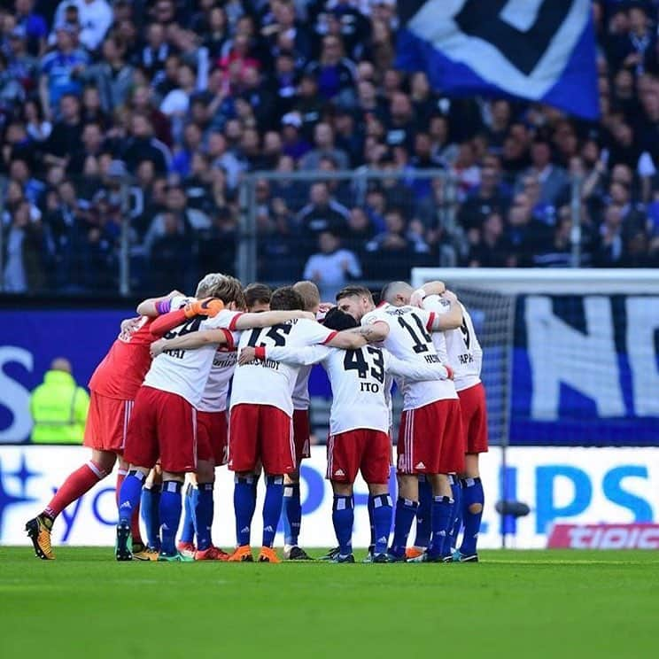 酒井高徳のインスタグラム：「Team @hsv 💪🙏 #nurderhsv #hamburg #team #gs24」