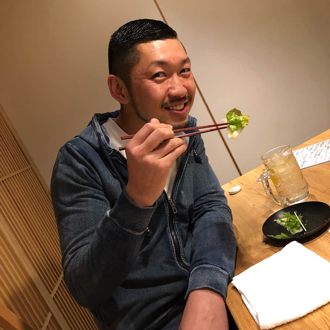 豊ノ島大樹さんのインスタグラム写真 - (豊ノ島大樹Instagram)「今宵はこの男と😁  #豊ノ島 #熊本 #小林慎太郎 #熊本ヴォルターズ」4月8日 23時56分 - toyonoshima_daiki