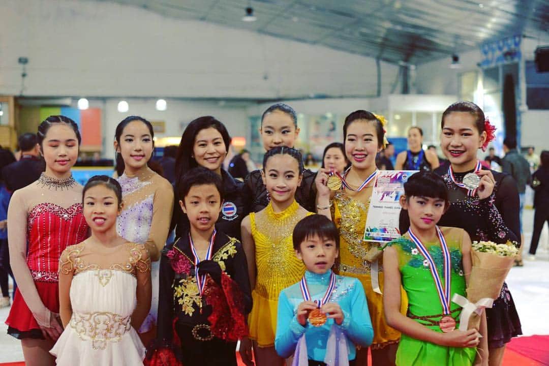 村元小月のインスタグラム：「Thailand National Championships 2018🇹🇭 Congratulations to all skaters! #proudcoach#IWIS#FSAT」