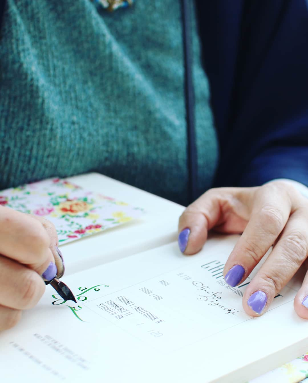 樋口智恵子さんのインスタグラム写真 - (樋口智恵子Instagram)「Bonjour France in Tokyo 🇫🇷🇯🇵! @bonjourfrancejp @my_little_box_japan . . . . 今年もボンジュールフランスの季節がやってきました🇫🇷！ 上質で美しいノート @lepapier_ . 可愛いくて美味しいコンフィチュール @confitureparisienne . ピクニックにぴったりなカトラリー @christofle_japan . 上品で個性的なジュエリー @aureliebidermann . etc...🥂🍾&🧀を片手に旬なフレンチブランドに出会えました❤️🇫🇷 . . . . #mylittlebox #マイリトルボックス #bonjourfrance #pommery #chanpagne #christofle #gardenparty #pierreherme #lesgeorgettes #aureliebidermann #ピエールエルメ #zadigetvoltaire #sezane_paris #sezaneaddict #lepapier #confitureparisienne」4月9日 8時55分 - chieko_higuchi