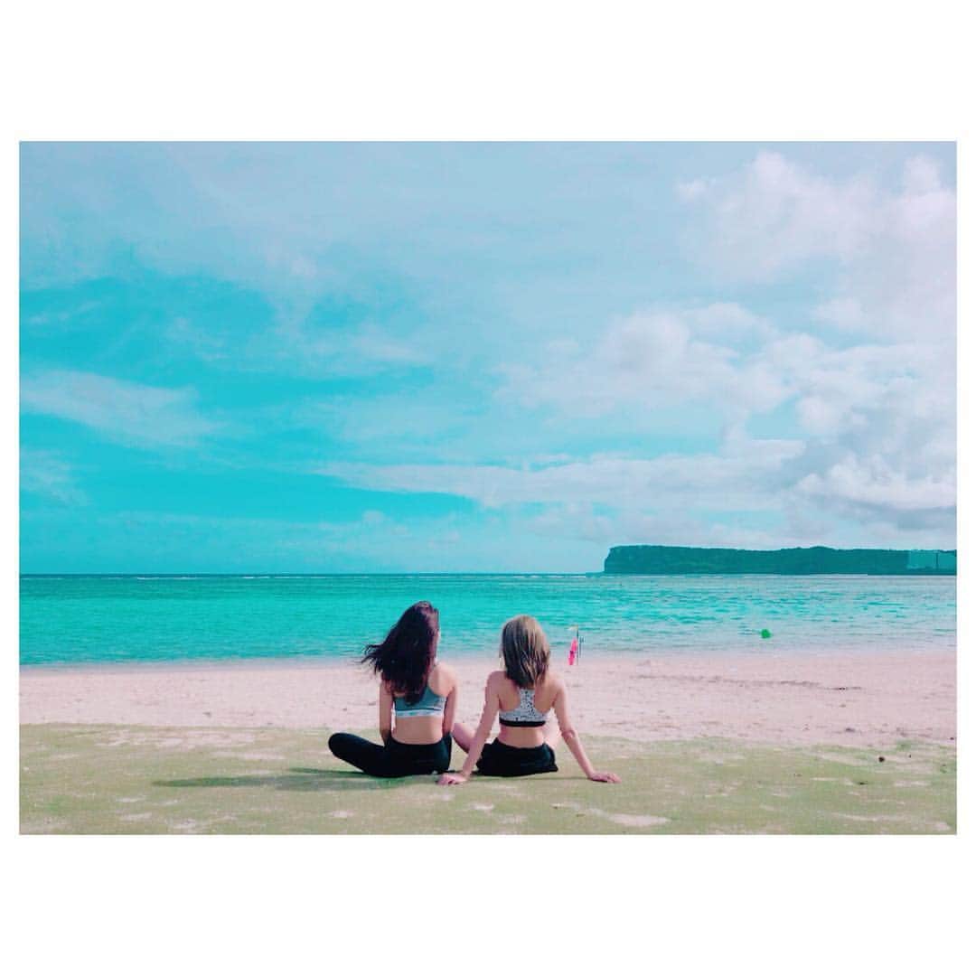 田母神智子さんのインスタグラム写真 - (田母神智子Instagram)「お友達の皆さんがうるさいので、しっかり走った🏃‍♀️フリをし、一息ついた図。すべてはインスタ映えのタメの嘘㊙︎ でも早起きっていいね❤️ 東京でも朝からジムとか行きたいな😆❗️（嘘）  #guam #guamtrip #girlstrip #instagramer #笑 #sea #vacation #beach #running #morning #グアムマラソン #女子旅 #海 #旅行 #グアム」4月9日 12時40分 - tomokotamogami