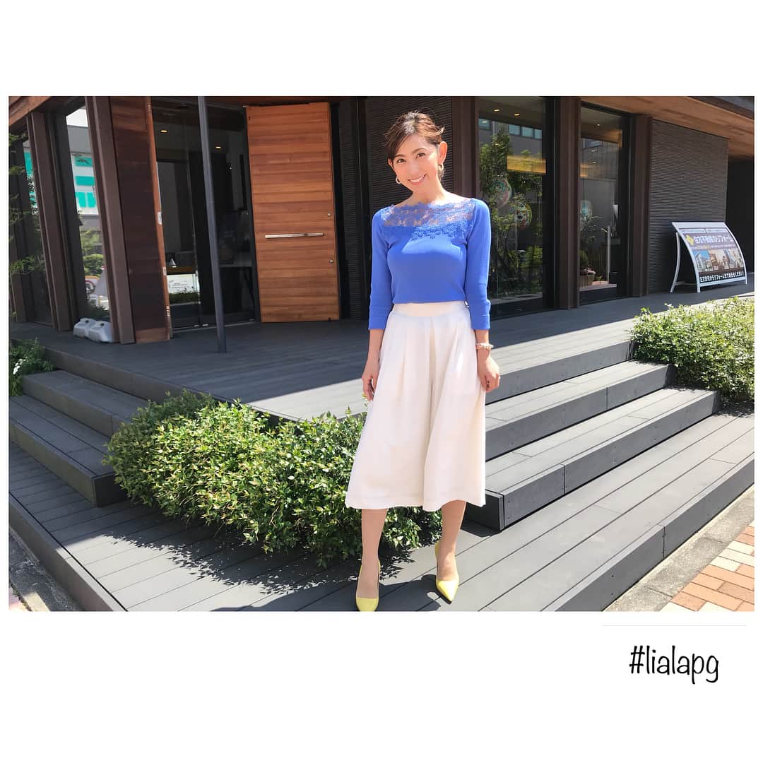 のインスタグラム：「今日も「ZIP!」ロケに来ています^_^ . 衣装はLiala×PG . ボートネックレース ニット  ガウチョパンツ . 胸元のレースが可愛いよ〜💕(2枚目)  今週金曜の「ZIP!」に出演予定です！ お楽しみに🙌🏻✨ . #ziptv #ハテナビ #lialapg #jointspace #今日の衣装  @lialapg @joint_space」