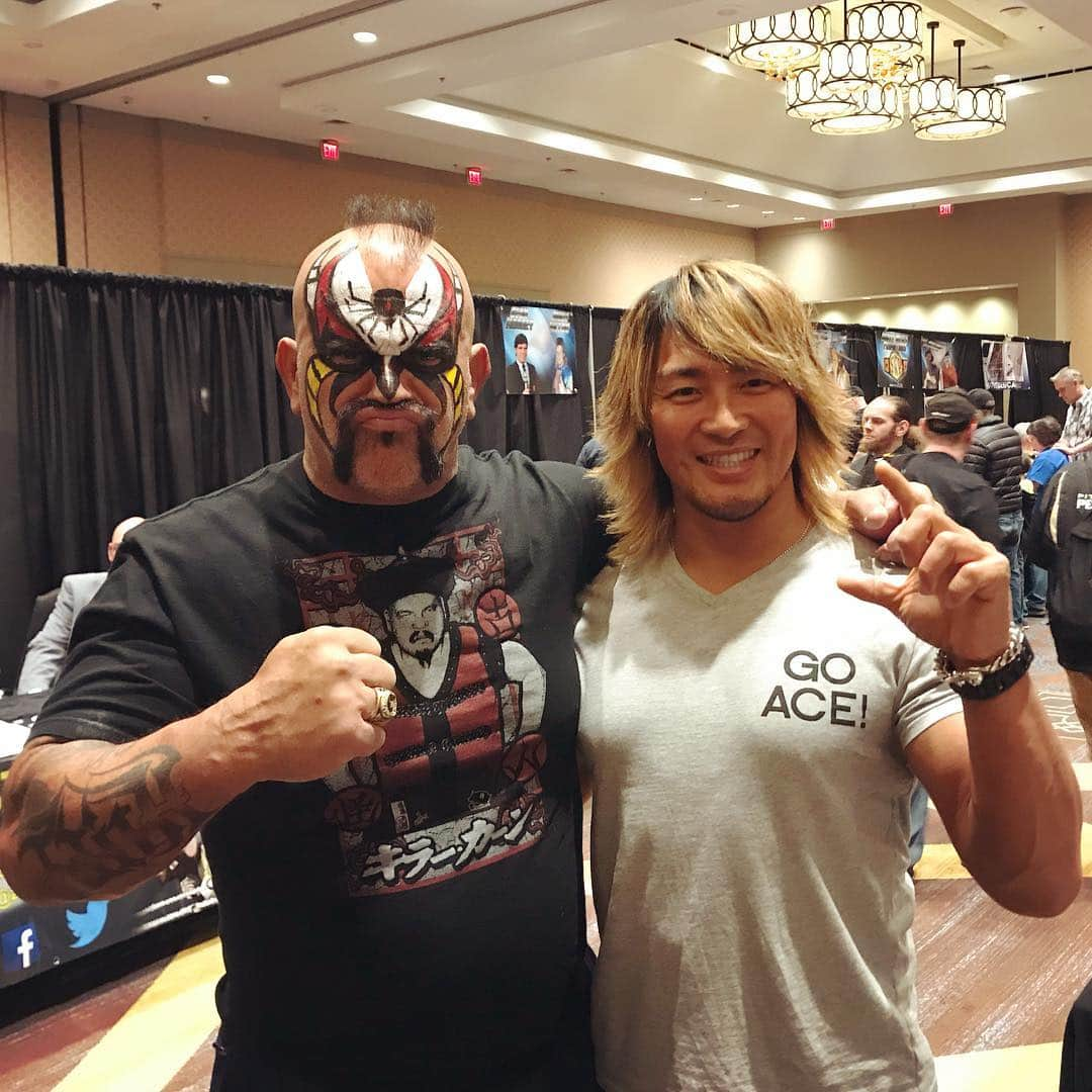 棚橋弘至さんのインスタグラム写真 - (棚橋弘至Instagram)「#wrestlecon 2018 アニマル・ウォリアーさんと嬉しそうな私♪ #ロードウォリアーズ」4月9日 14時23分 - hiroshi_tanahashi