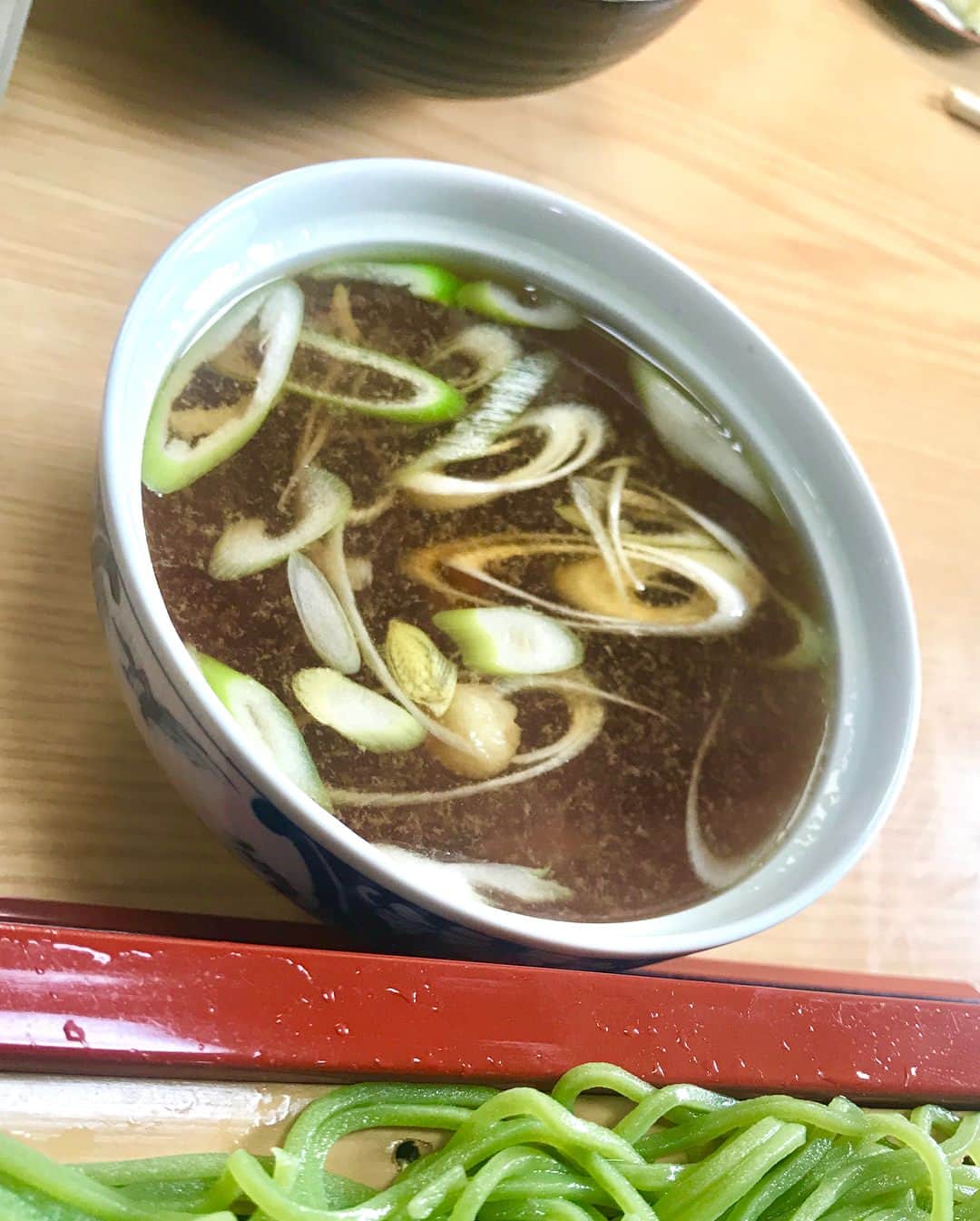 NAOKIさんのインスタグラム写真 - (NAOKIInstagram)「本日の釧路での 【LA・LA・LA LUNCH】  #東家鳥取南八丁目分店  #ざるそば の  #ぬきセット  #かしわぬきを選択  #釧路といえばクロレラ入りの緑色の蕎麦  #グルメ旅釧路  #ナオキ独断グルメ  #釧路ランチ  #Finツアーの思い出」4月9日 14時59分 - naoki_10feet