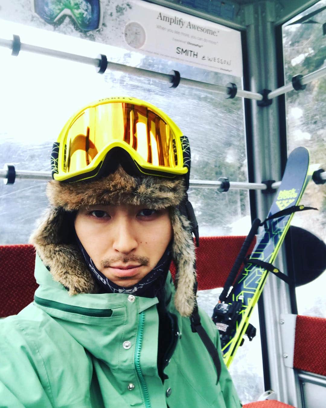 松田翔太さんのインスタグラム写真 - (松田翔太Instagram)「I’m so glad to be here🙏🏼 ようやくスキーにありつけます🤤 #blackcrows_skis」4月9日 18時30分 - shota_matsuda