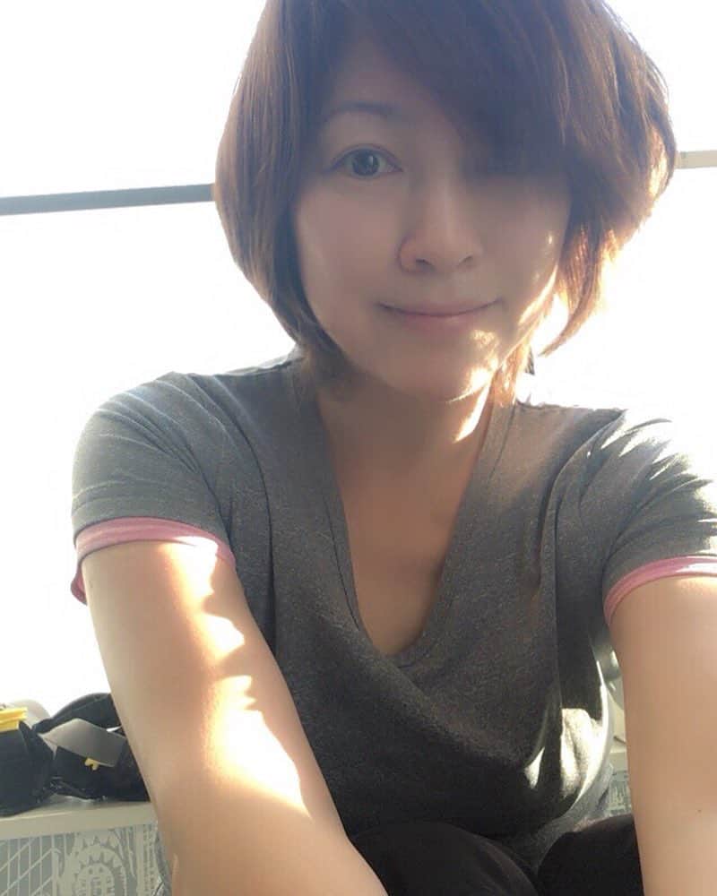 のインスタグラム：「この後はいつもの滝でした😊😬🤣 ジム→職場直行です❣️ 私はつくづく、幸せな人だなぁと思います…  最高の親友に感謝❣️ 昨日はありがとう❣️ って、ひとりはインスタやってないけどね😂  大切にしよう💕  #workout#ジムトレ#bimajo#アラフィフ#tkc#love #昨日娘に#ママは頭のいい友達がたくさんいるね#ママはバカなのに#と言われた#ひどい娘だな#けど#わろた#followme」
