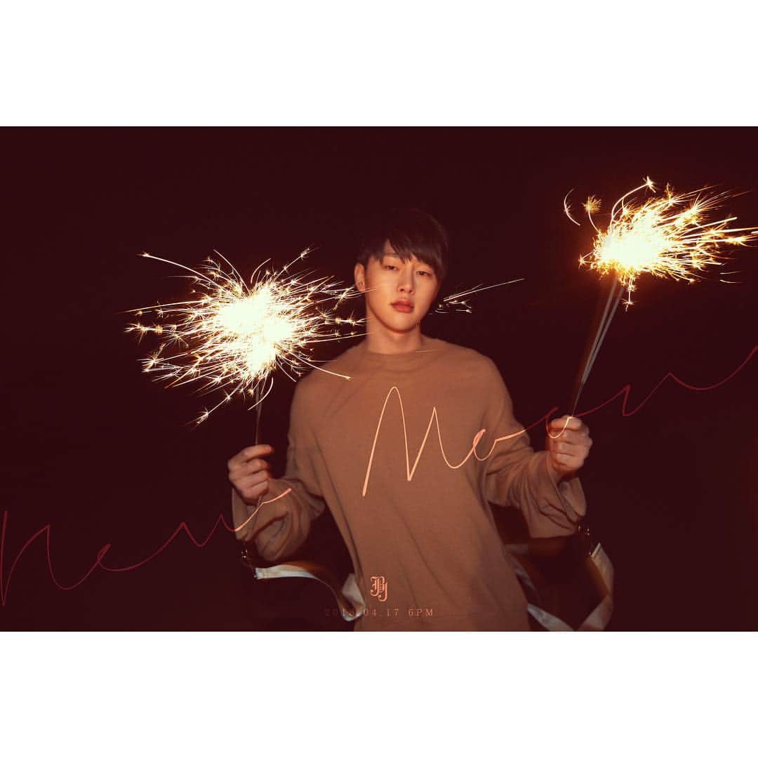JBJのインスタグラム：「[#PHOTO] JBJ 'NEW MOON' CONCEPT PHOTO (Dark Moon ver.) #권현빈  2018.04.17 6PM release!  #JBJ #KWONHYUNBIN」