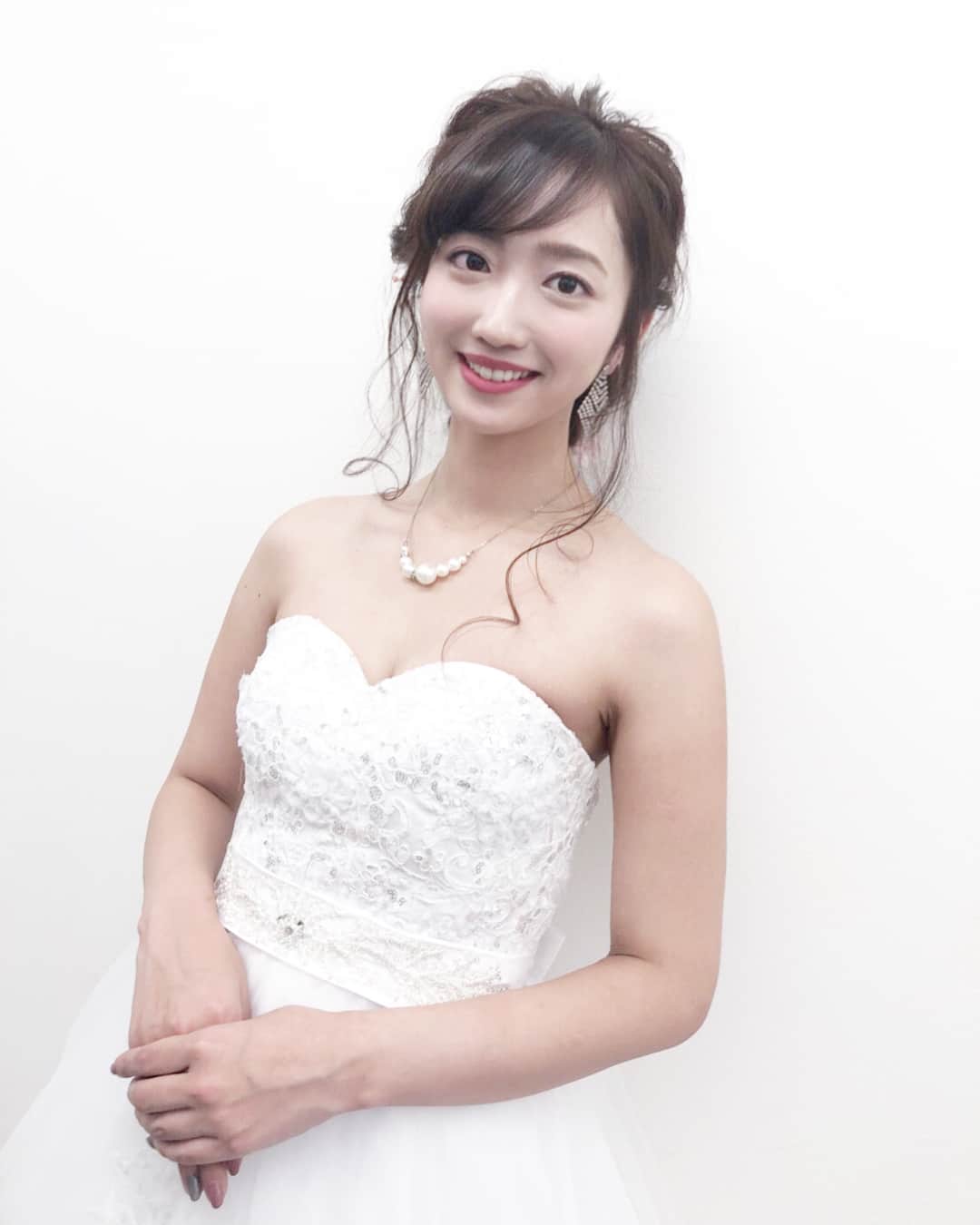 曲渕伊代さんのインスタグラム写真 - (曲渕伊代Instagram)「株式会社アースホールディングスの入社式ヘアショーにて🌸 女の子に生まれて、スーパーロングヘアでいて良かったなと思う瞬間💗 舞さんありがとうございました💗💗」4月9日 20時49分 - iyo_m2f