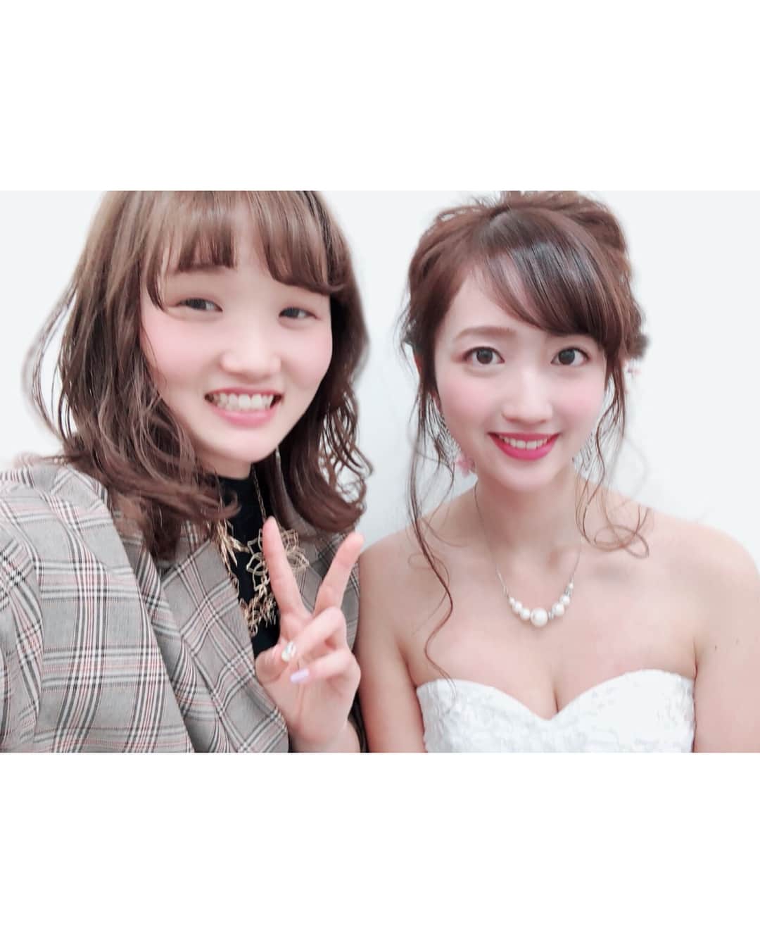 曲渕伊代さんのインスタグラム写真 - (曲渕伊代Instagram)「株式会社アースホールディングスの入社式ヘアショーにて🌸 女の子に生まれて、スーパーロングヘアでいて良かったなと思う瞬間💗 舞さんありがとうございました💗💗」4月9日 20時49分 - iyo_m2f
