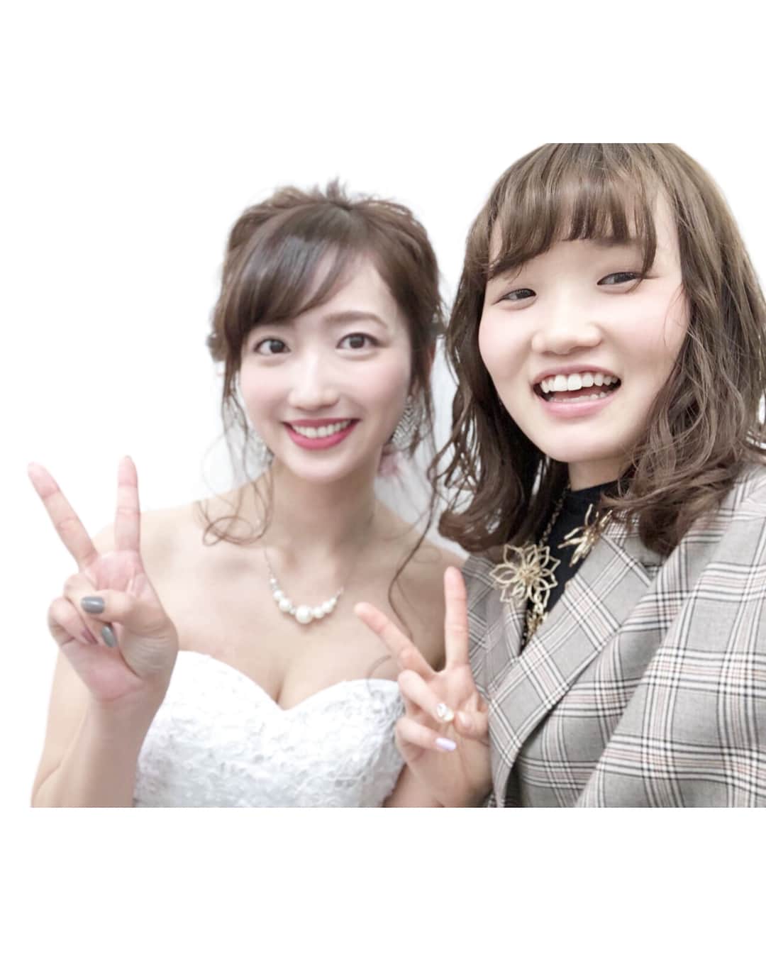 曲渕伊代さんのインスタグラム写真 - (曲渕伊代Instagram)「株式会社アースホールディングスの入社式ヘアショーにて🌸 女の子に生まれて、スーパーロングヘアでいて良かったなと思う瞬間💗 舞さんありがとうございました💗💗」4月9日 20時49分 - iyo_m2f