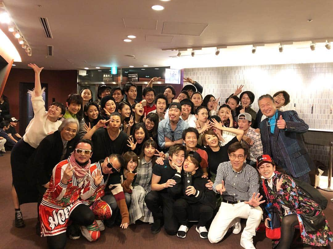 新田真剣佑さんのインスタグラム写真 - (新田真剣佑Instagram)「Musical ZEROTOPIA  What a blast.  地球ゴージャス ZEROTOPIA 無事、初日を迎えることができました。 素晴らしい作品 そして最高のチームに出会えて 心から幸せです より多くの方々に この感動が届きますように。 劇場でお待ちしてます！ ぜひぜひ。 お楽しみに。 #地球ゴージャス  #ZEROTOPIA」4月9日 22時55分 - mackenyu