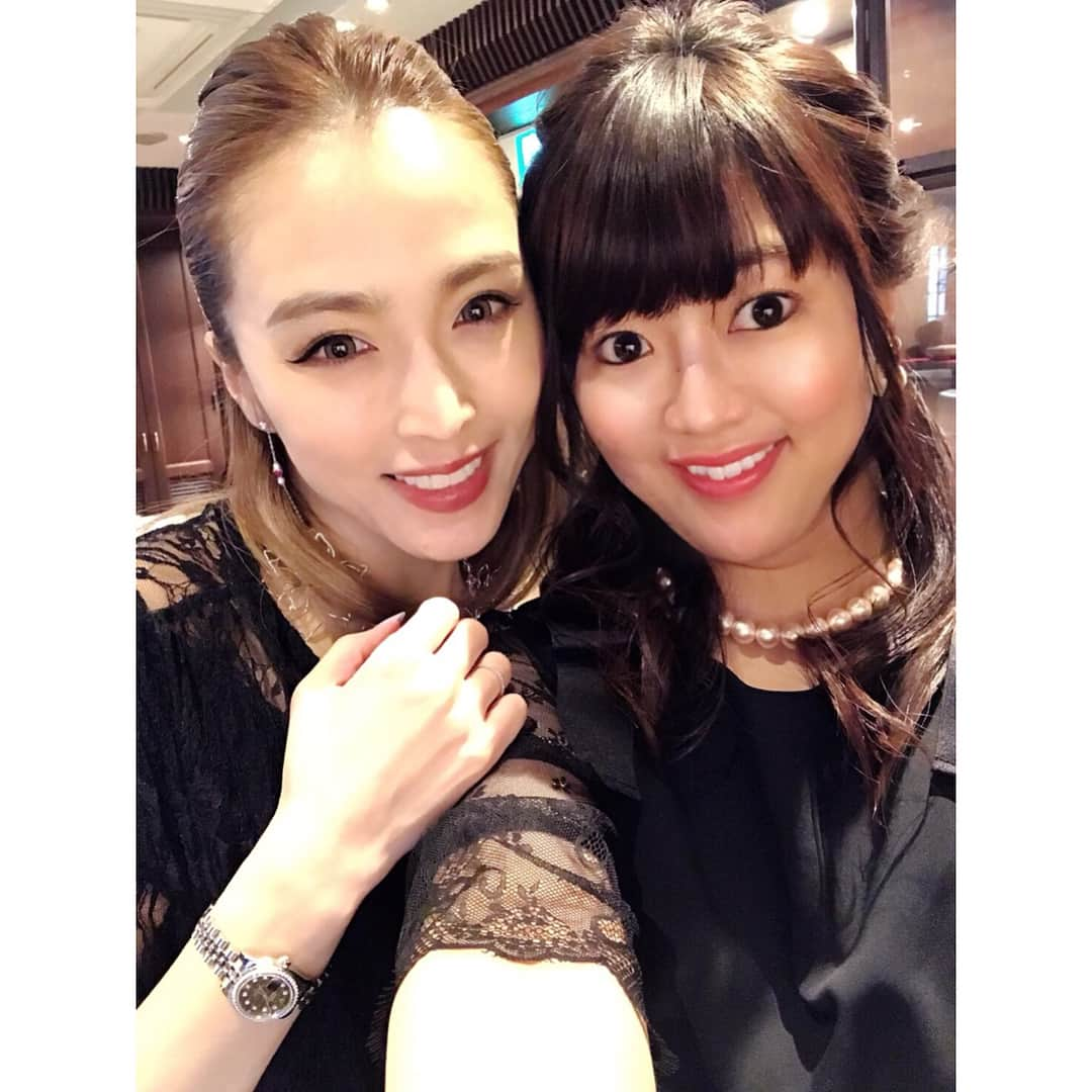 渡部いずみさんのインスタグラム写真 - (渡部いずみInstagram)「昔の戦友は今じゃ１番の理解者😌‼️‼️🤲✨恋のから騒ぎのオーディション応募の履歴書をポストに投函した日を私は忘れない😋️‼️ #恋のから騒ぎ#恋のから騒ぎ12期生 #岡やん#水嶋#ししまい#南米の鳥#日テレ#beauty#美容#女子力#恋バナ#京都#wedding #PINCHER#スキンケア#自分磨き#明石家さんま#トーク力#原点#音大生#ギャル#羽ファッション#から騒ぎ#2005年#日本テレビ#麹町#土曜日#青春#141#japan」4月9日 23時22分 - pincher__izumi