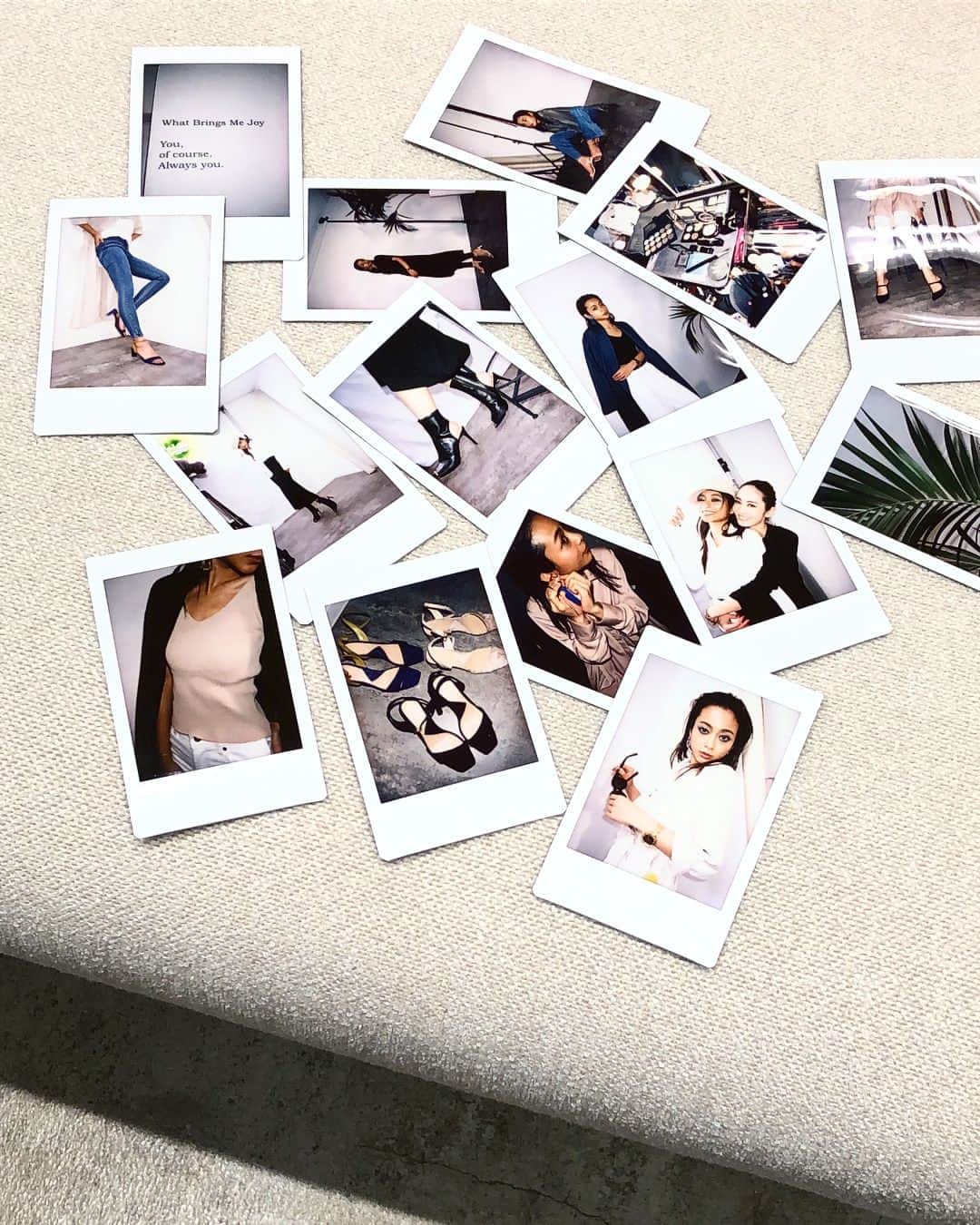 muramiさんのインスタグラム写真 - (muramiInstagram)「この間の新作撮影はカッコ良くて可愛くてすっごく素敵に撮れてセレクトするのが大変だった！！💦 幸せな悩みw❤️ 早くお見せしたいからインスタLIVEでご紹介しようかな😊💕 この日は撮影ディレクションでバタバタ！ 着付けする母みたいになってたw😂👍 ・ ・ #MIELIINVARIANT」4月10日 0時51分 - murami_716