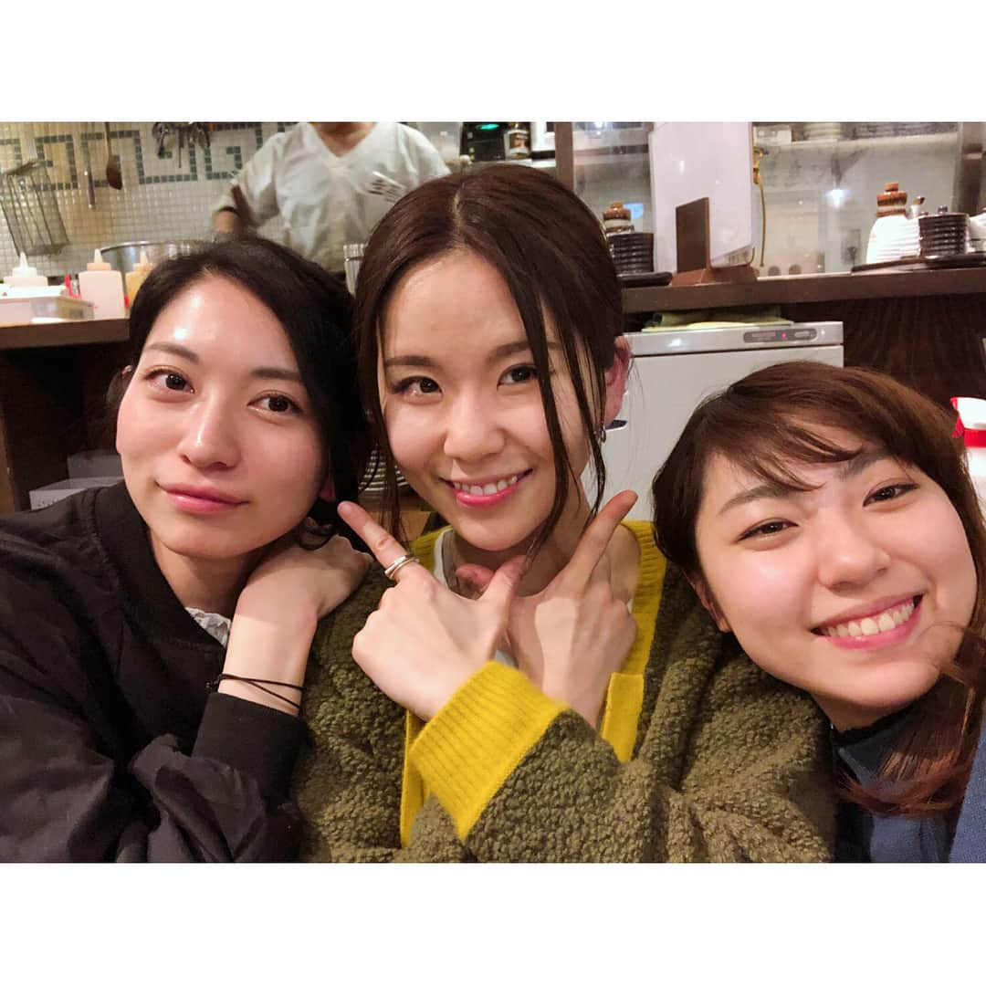 奈良岡にこさんのインスタグラム写真 - (奈良岡にこInstagram)「懐かしい #仰げば尊し メンバー。もう2年も経つのか🤔 ひまおから30枚近く写真が送りつけられてきたので投下🤳  #樋口真央 #沖なつ芽  #甲州ワインおいしい」4月10日 1時24分 - miso_nico