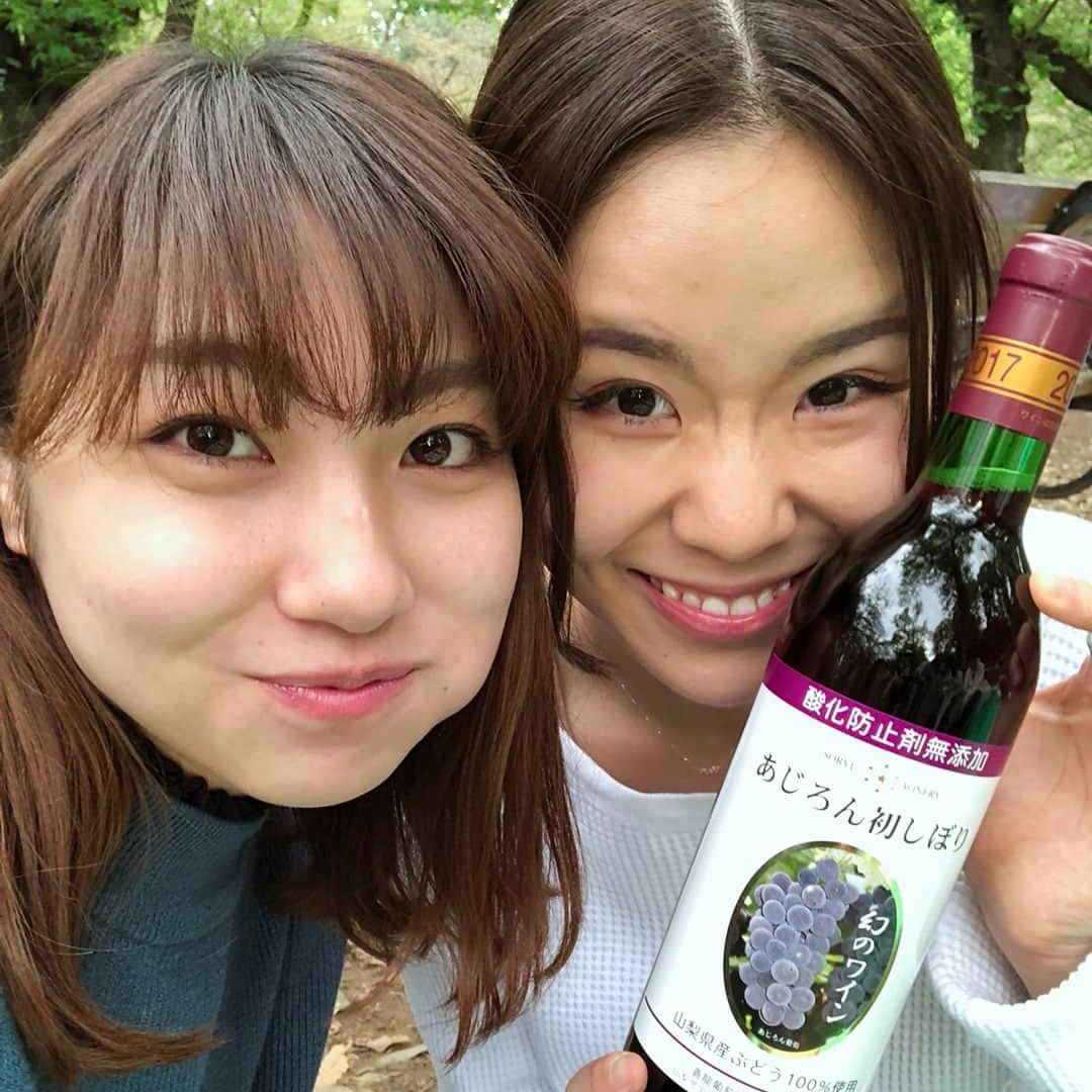 奈良岡にこさんのインスタグラム写真 - (奈良岡にこInstagram)「懐かしい #仰げば尊し メンバー。もう2年も経つのか🤔 ひまおから30枚近く写真が送りつけられてきたので投下🤳  #樋口真央 #沖なつ芽  #甲州ワインおいしい」4月10日 1時24分 - miso_nico