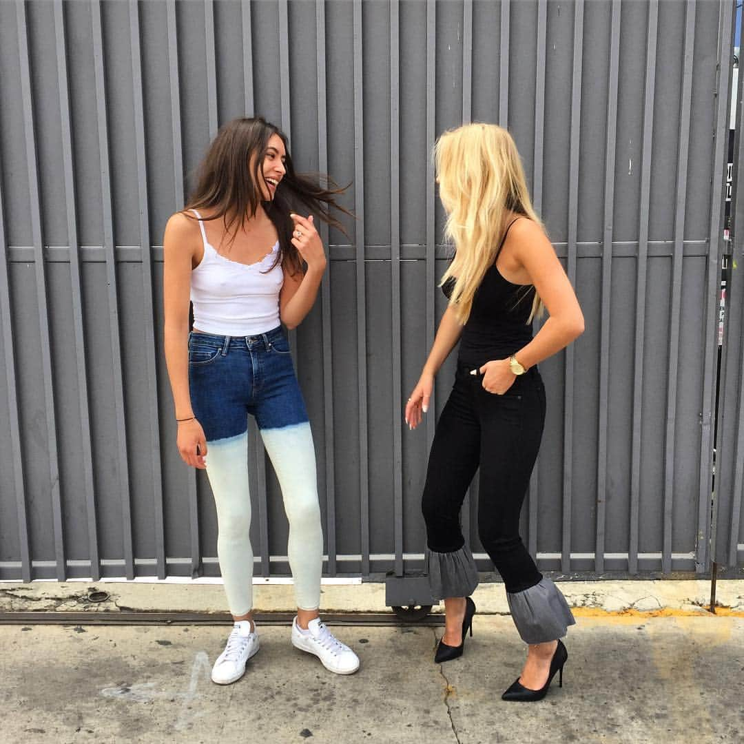 ジェネティックデニムのインスタグラム：「On Monday we laugh, because why not! 😍 testing out predevelopment denim designs with the ladies 💕#geneticjean #madeinlosangeles」