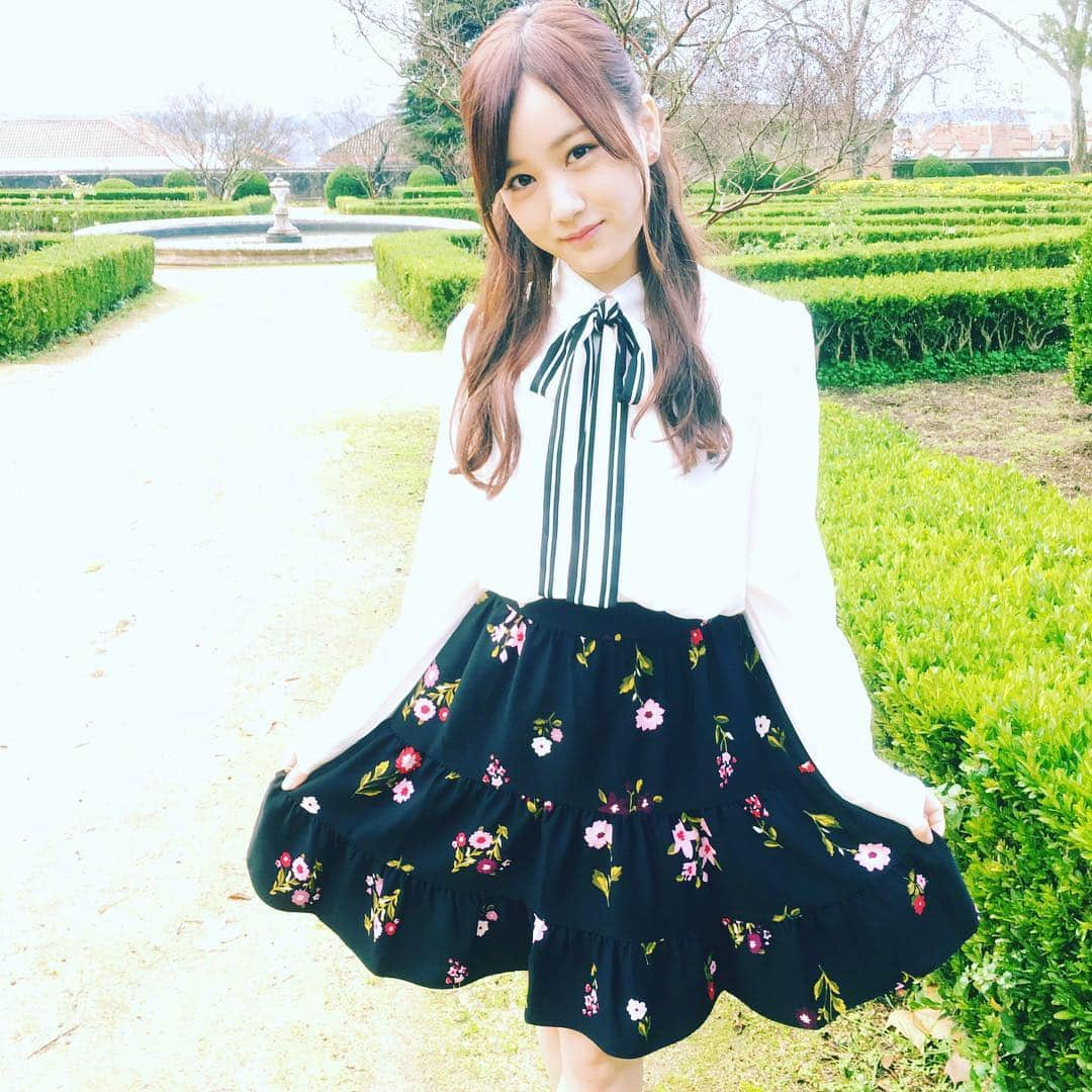 星野みなみのインスタグラム：「お待たせしました！！ついに本日発売！！ #星野みなみ #乃木坂46 #写真集 #可愛いの天才」