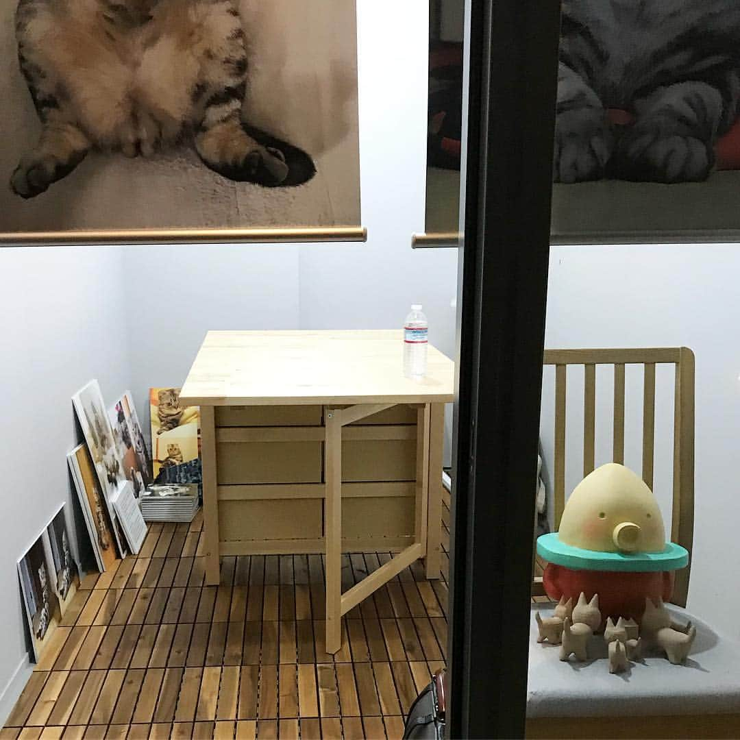 tacoscさんのインスタグラム写真 - (tacoscInstagram)「🐱昨日は、イケアの机を作りました。作りたての机は気持ちがいいです。 ーーーーーーーーーーー #igers #igersjp  #instagram #design #cartoonist #工房 #事務所 #instagramjapan #IKEA #イケヤ」4月10日 14時33分 - _uni_ika