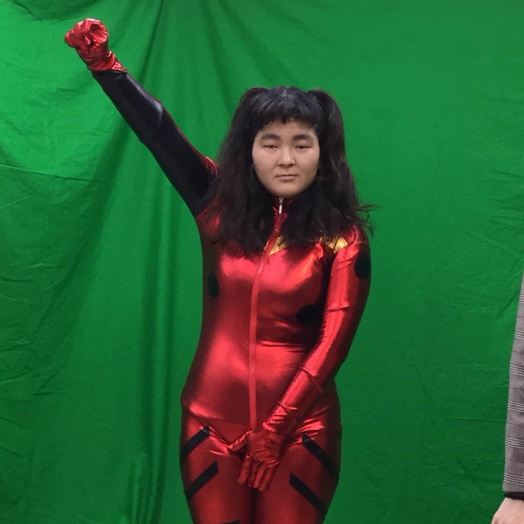 はらさんのインスタグラム写真 - (はらInstagram)「ゆにばーす単独ライブツアー ハランゲリオン グッズ販売決定！！！！(会場限定)  イェエエエエエエイ！！！！！！！ 4/14  新宿ルミネtheよしもと 完売 5/13  名古屋 伏見JAMMIN  完売 8/4  福岡  イズムホール  4/14から先行チケット発売！ 8/23  大阪なんばグランド花月  チケット発売中！席に余裕あり！  たらればで来ないのは損損損スン♪ ‎٩( ᐛ )و  #ゆにばーす #ハランゲリオン #ハラ #監督 川瀬名人 #yeahhhhh!!!!!!!!!!」4月10日 14時42分 - univershara