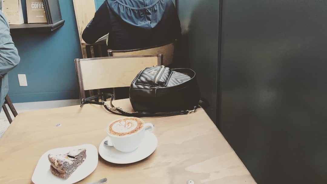 藤木由貴さんのインスタグラム写真 - (藤木由貴Instagram)「コーヒーのある生活。 . #cafe #coffee #cappuccino #chocolate #happiness #hphp」4月10日 16時46分 - yuki.grm