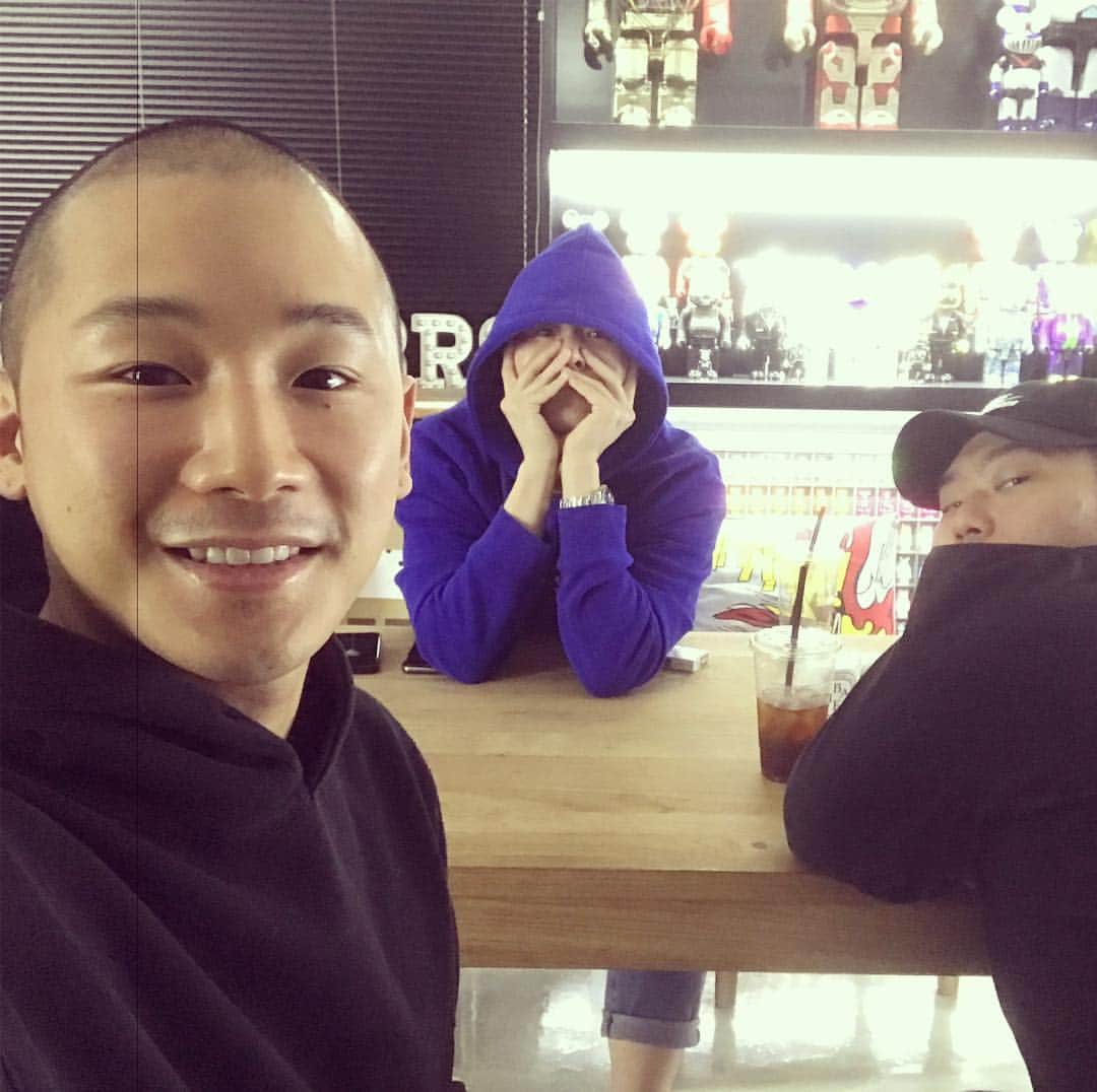 ショリさんのインスタグラム写真 - (ショリInstagram)「#인피닛플로우 #신곡 듣고 #페이머스브로 곡뺏으러 #좋은곡많네 #비즈니즈 #이루 #근황 #1982 #개띠 #쇼리」4月10日 17時14分 - shorrymm