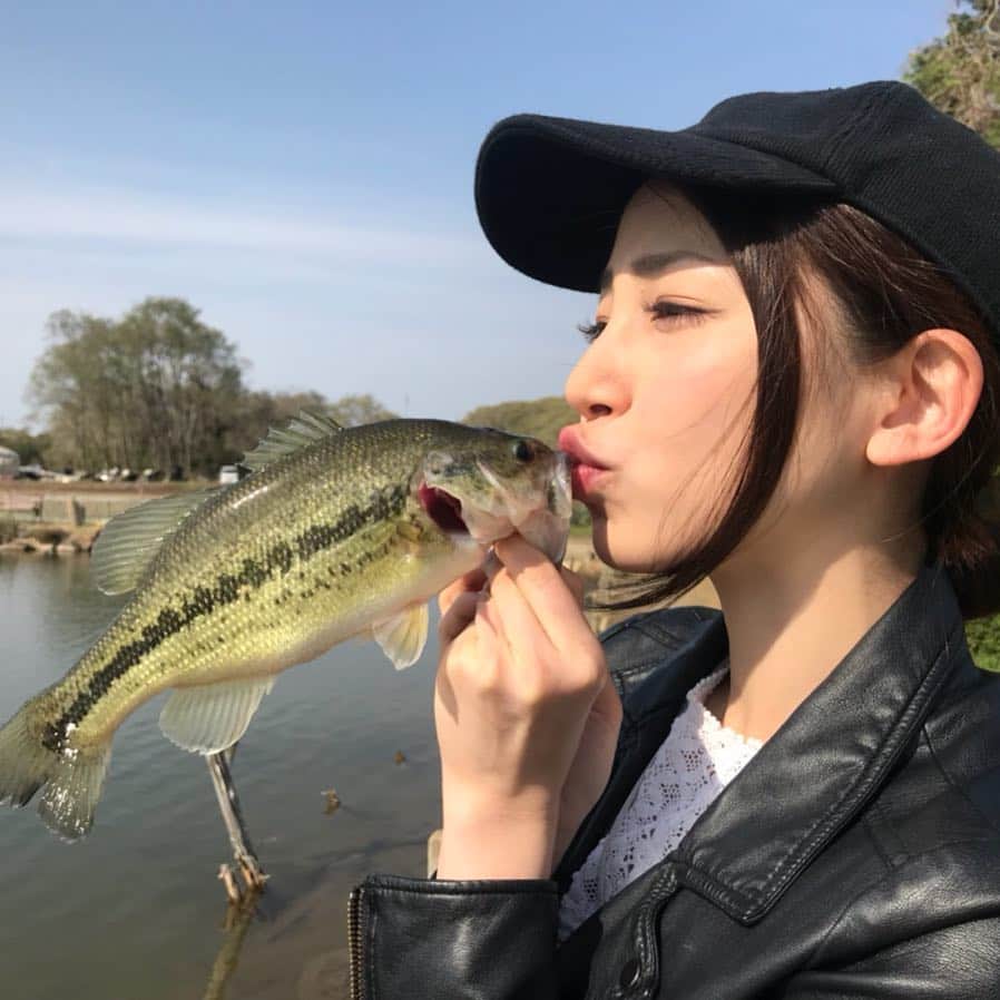 吉川友さんのインスタグラム写真 吉川友instagram 今日は初めてバス釣りに挑戦 良き天気で良き1日でしたとさ ブラックバス 初挑戦 1匹 Get 釣り好き 最高の一日 釣り堀 釣り日和 4月10日 19時28分 Kikkawayou Official