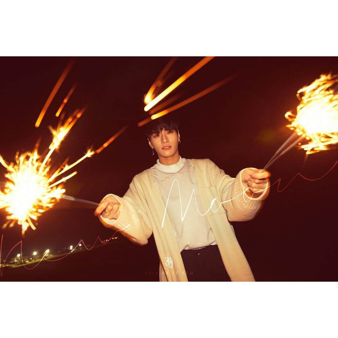 JBJのインスタグラム：「[#PHOTO] JBJ 'NEW MOON' CONCEPT PHOTO (Dark Moon ver.) #김상균  2018.04.17 6PM release!  #JBJ #KIMSANGGYUN」