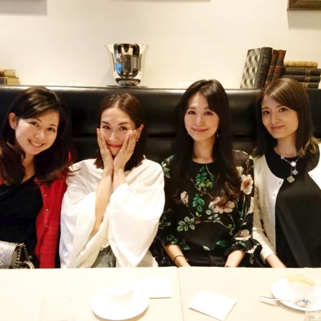 藤本恵理子さんのインスタグラム写真 - (藤本恵理子Instagram)「Always having a good time with my girls 💓 会えると元気をもらえる人たち✨ #missyounaomi #lunch #mygirls #friends #fun #restaurant #groumet #laugh #good time #ランチ #友達 #リストランテyagi #代官山 #東京グルメ #東京レストラン」4月10日 22時00分 - eriko_fujimoto_0802
