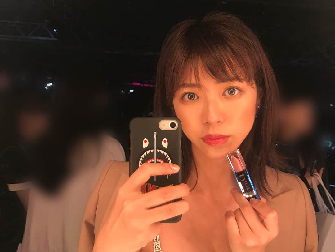 わちみなみさんのインスタグラム写真 - (わちみなみInstagram)「#diorparty お邪魔しました😊ドキドキした💓  だいすきなdiorのパーティーに行けて嬉しかったです✨ .  新作のプランピングオイルティントの676番可愛かった✨ . 8時間も色が続くらしく、、軽い付け心地なのに本当に優秀！ . #dioraddictlacquerplump  #ディオールアディクトラッカープランプ #dior #オイル #ティント #リップ #ティントリップ #春コスメ #春リップ #春メイク #わちコスメ」4月10日 22時16分 - wacchime