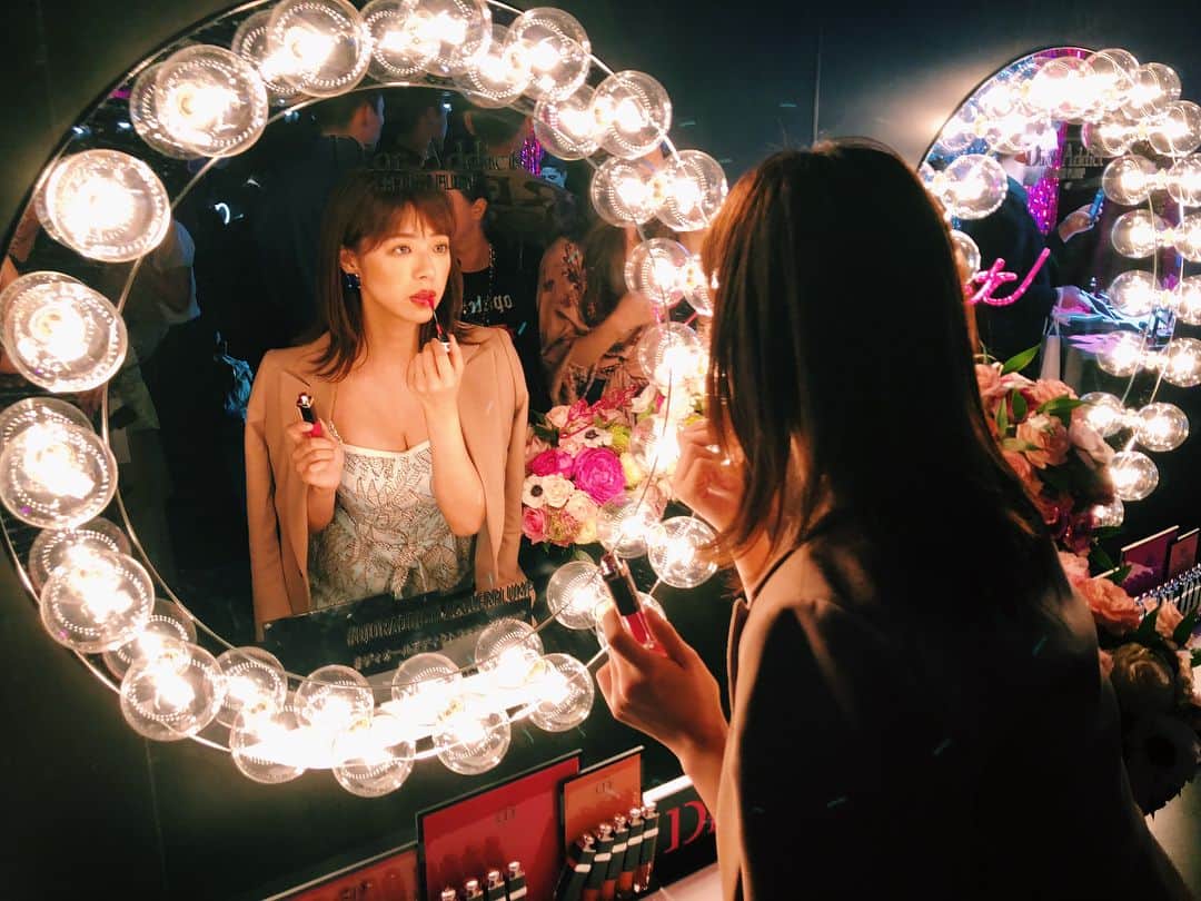 わちみなみさんのインスタグラム写真 - (わちみなみInstagram)「#diorparty お邪魔しました😊ドキドキした💓  だいすきなdiorのパーティーに行けて嬉しかったです✨ .  新作のプランピングオイルティントの676番可愛かった✨ . 8時間も色が続くらしく、、軽い付け心地なのに本当に優秀！ . #dioraddictlacquerplump  #ディオールアディクトラッカープランプ #dior #オイル #ティント #リップ #ティントリップ #春コスメ #春リップ #春メイク #わちコスメ」4月10日 22時16分 - wacchime