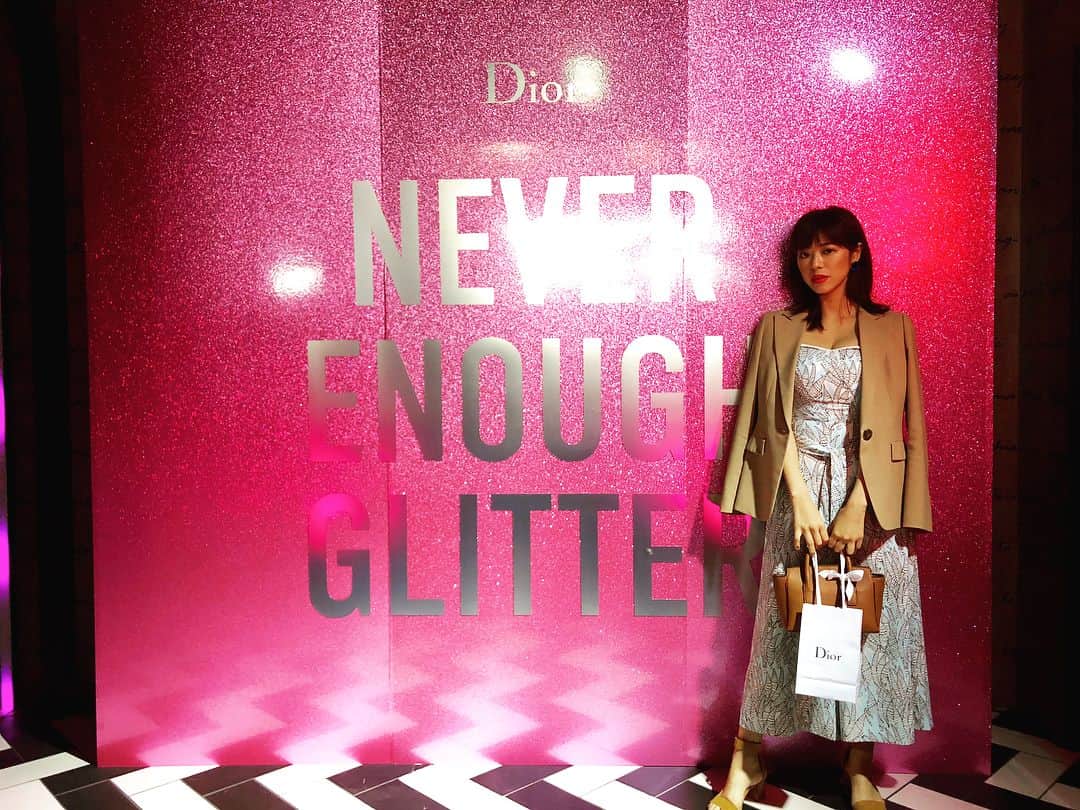 わちみなみさんのインスタグラム写真 - (わちみなみInstagram)「#diorparty お邪魔しました😊ドキドキした💓  だいすきなdiorのパーティーに行けて嬉しかったです✨ .  新作のプランピングオイルティントの676番可愛かった✨ . 8時間も色が続くらしく、、軽い付け心地なのに本当に優秀！ . #dioraddictlacquerplump  #ディオールアディクトラッカープランプ #dior #オイル #ティント #リップ #ティントリップ #春コスメ #春リップ #春メイク #わちコスメ」4月10日 22時16分 - wacchime