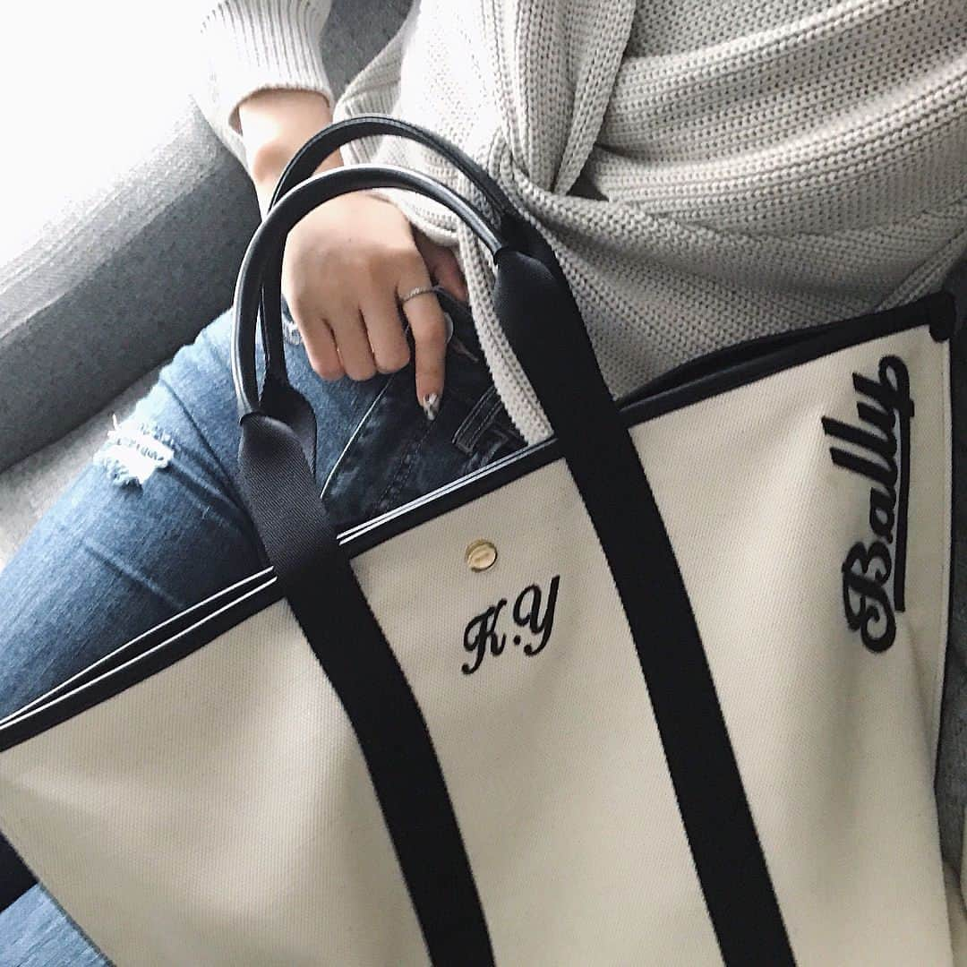 デンデンのインスタグラム：「@bally 👜」