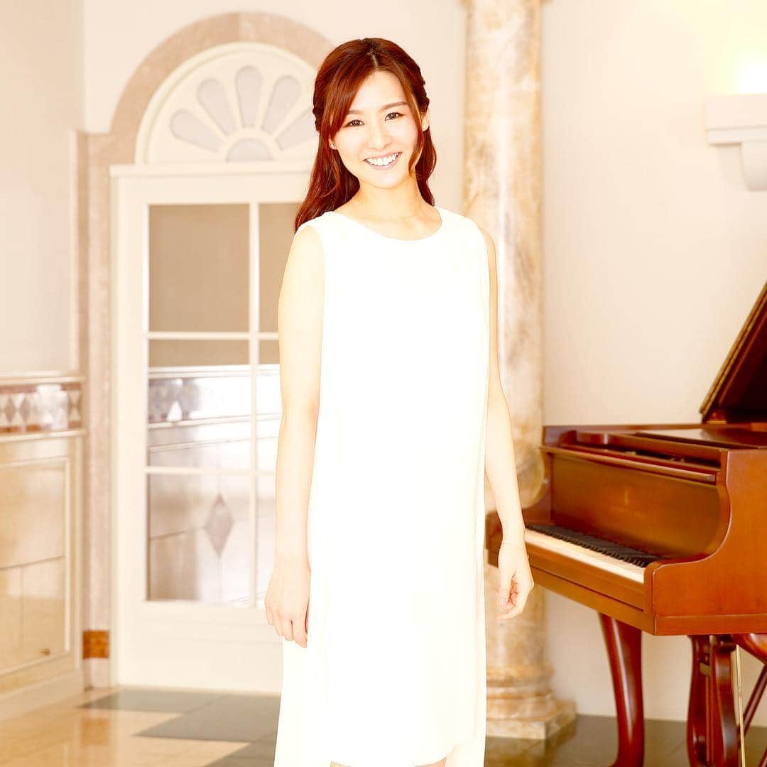 森本麻衣のインスタグラム：「With a beautiful Steinway💖 . . . . #piano#steinway#maimorimoto#instapiano#instagram#🎹#pianist#musician#classic#salon#steinwayandsons #with#love#japan#tokyo #森本麻衣#ピアノ#ピアニスト#スタインウェイ#ブラウン#クラシック」