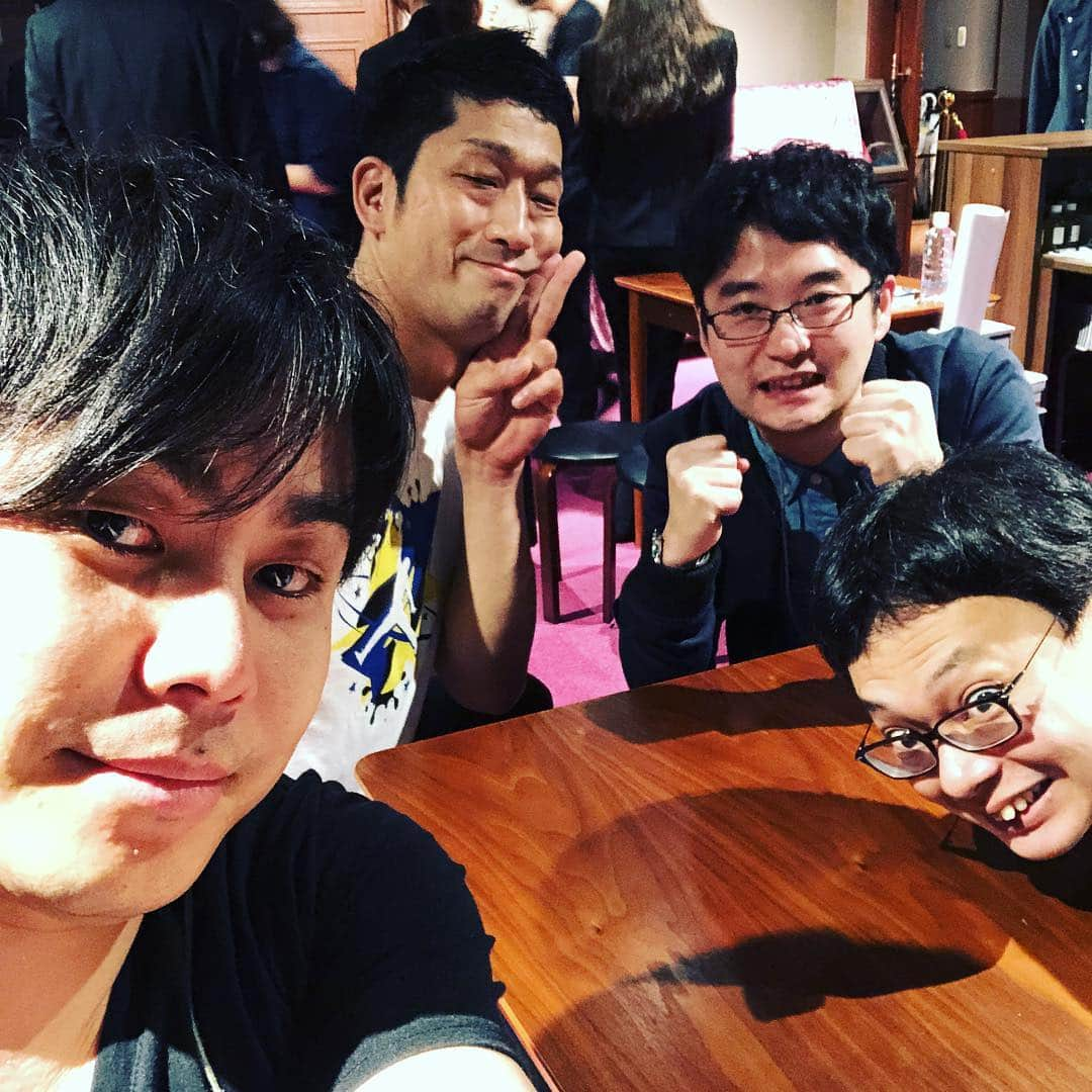 井上裕介さんのインスタグラム写真 - (井上裕介Instagram)「シン・ゴジラからの脱出 #関係者公演 #優秀なメンバー #東大卒 #田畑藤  藤本 #神戸大中退 #GAG少年楽団  宮戸 ＃１９３センチ #あさいタワー #１６３センチ #ノンスタイル井上 #脱出するぞ」4月25日 19時05分 - nonyusuke