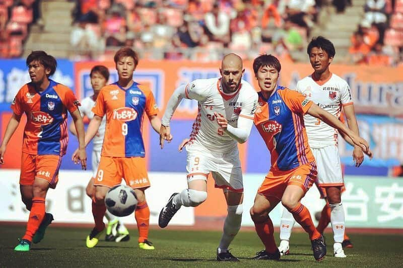 ロビン・シモビッチのインスタグラム：「⚽️🏃🏻‍♂️」