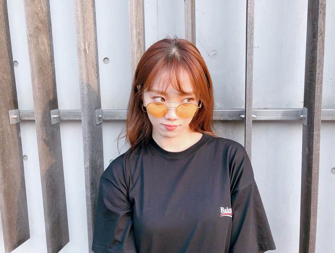 イ・ソンギョンさんのインスタグラム写真 - (イ・ソンギョンInstagram)「HBD😘  #SceneNumberFor  1st Anniversary 🕶🎉」4月25日 21時37分 - heybiblee