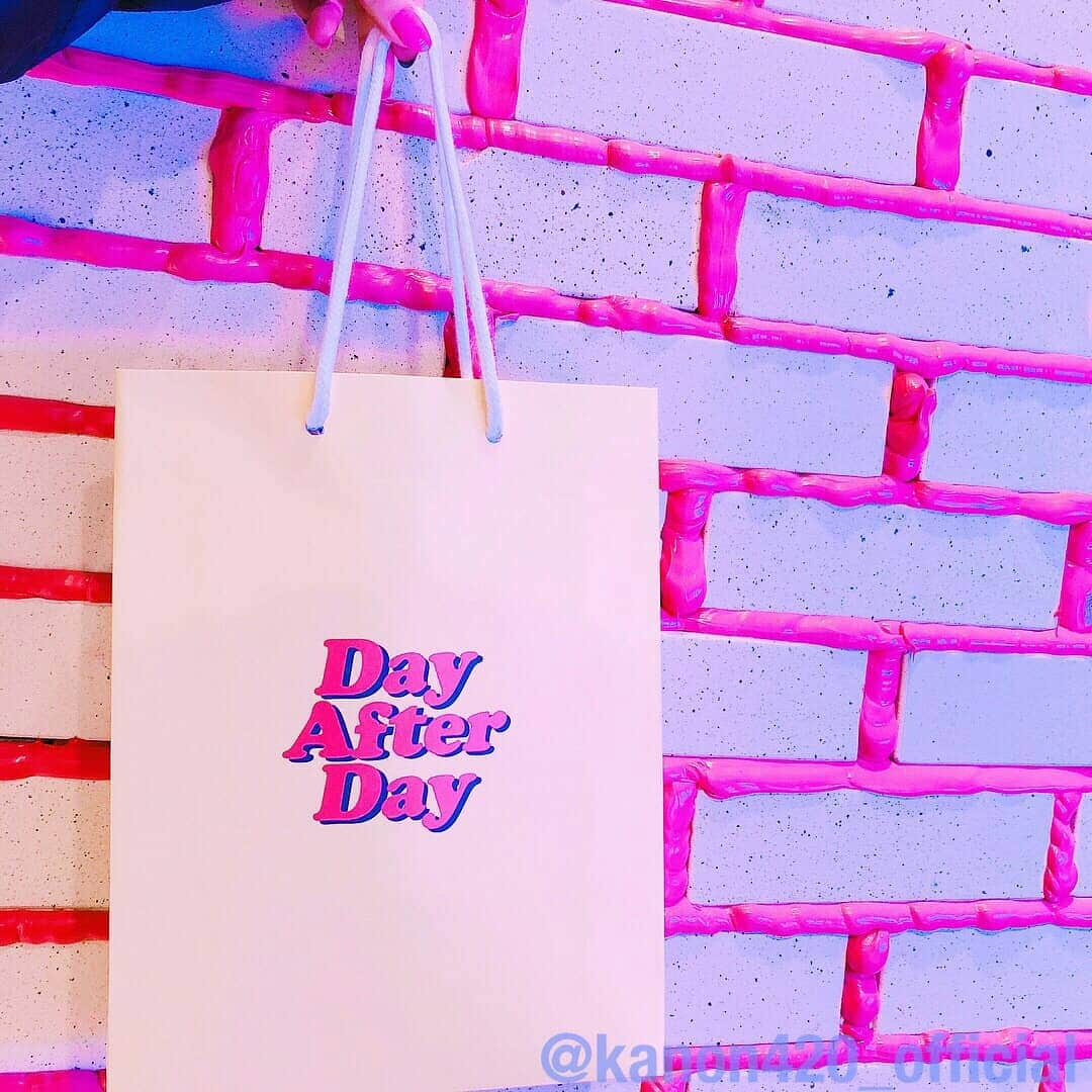 香音さんのインスタグラム写真 - (香音Instagram)「* DayAfterDay...☁️ . せっけんのお店だよ☺︎ 1つ1つ名前が違うの♡ . . #DayAfterDay  #💗💚」4月11日 18時35分 - kanon420_official
