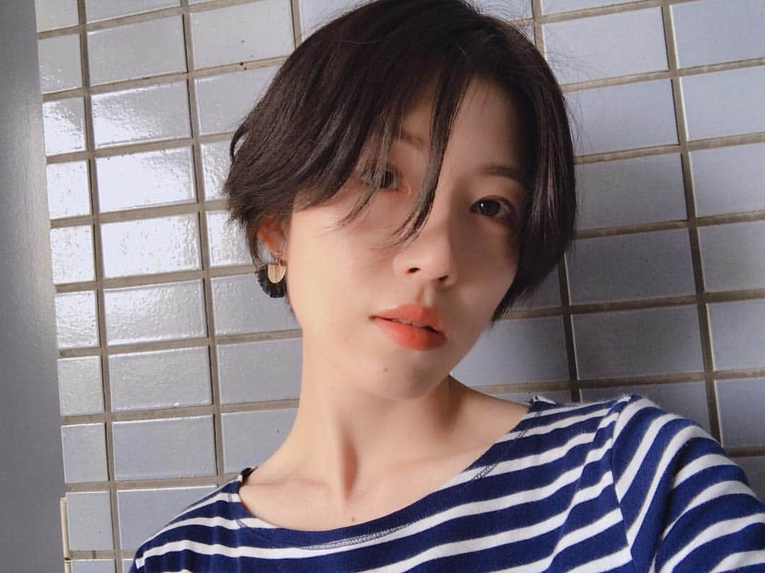 藤村聖子のインスタグラム：「. 髪が伸びました。 もう少し伸ばすと決めたのに ここ最近ベリーショートの画像ばかり検索しています。 . . . #髪#ショート#ベリーショート #hair#hairstyle#selfie#me #切り出したら止まらない #もうロングには戻れない」