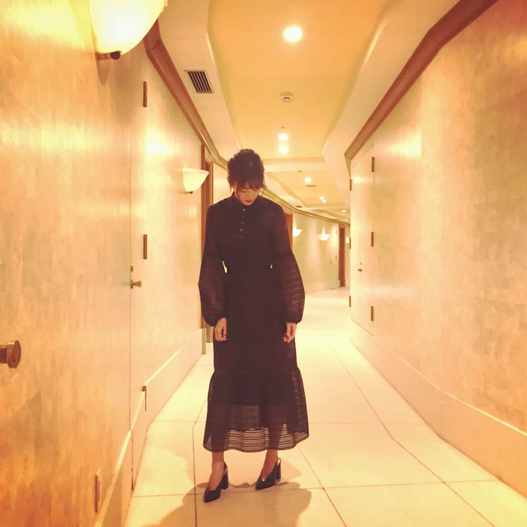 桐谷美玲さんのインスタグラム写真 - (桐谷美玲Instagram)「今日の衣装は @lokitho_tokyo 赤ドットちゃんがかわいかったよ😌」4月11日 19時59分 - mirei_kiritani_