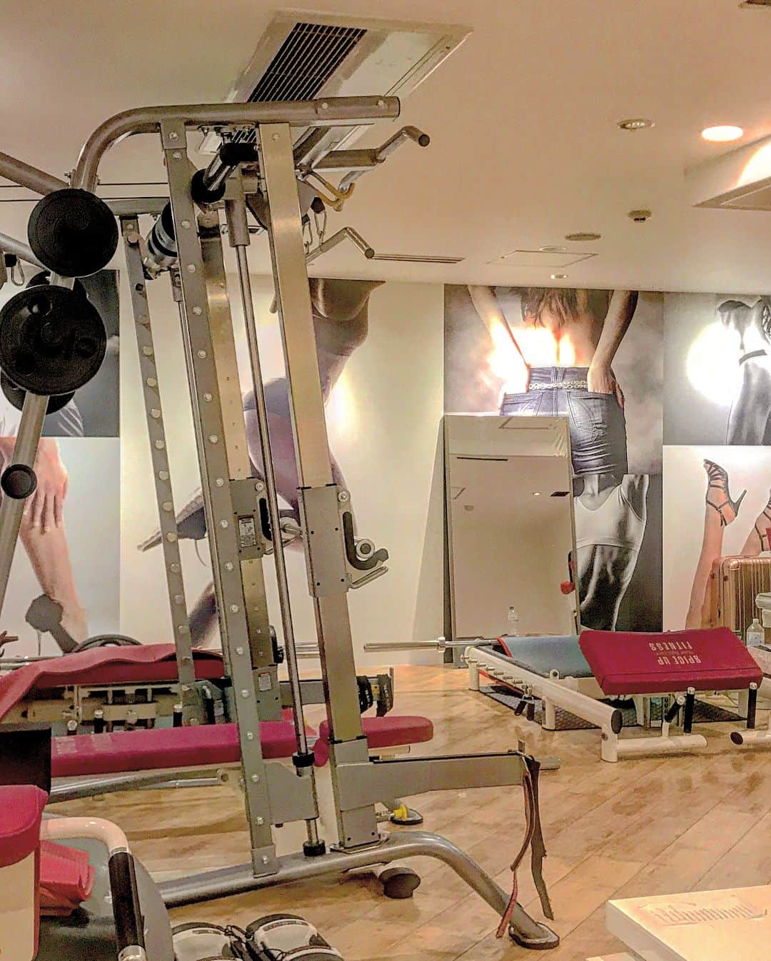天木じゅんさんのインスタグラム写真 - (天木じゅんInstagram)「. . workout . . #尻トレ #始めました #天木workout  #workout」4月11日 21時13分 - jun.amaki