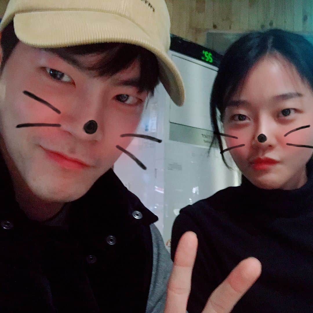 ホン・ジョンヒョンのインスタグラム：「오랜만에 반가운☺️ @hyoni_kang @seajun_kim & 공」
