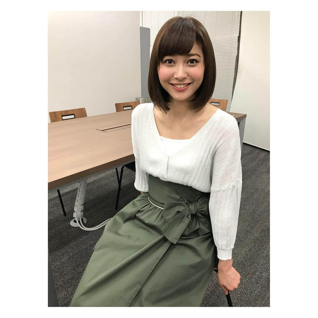 久冨慶子さんのインスタグラム写真 - (久冨慶子Instagram)「今日のスーパーjチャンネルの衣装は @fabia.jp  でした😊✨ 巻きスカートが素敵でした⭐️ ミラクル9の衣装のブランドは分かったらタグ付けしますね！ ＊ ＊ #テレビ朝日 #スーパーjチャンネル #久冨慶子 #アナウンサー #そういえば #髪切った #どんどん短くなる」4月11日 21時22分 - keiko0hisatomi