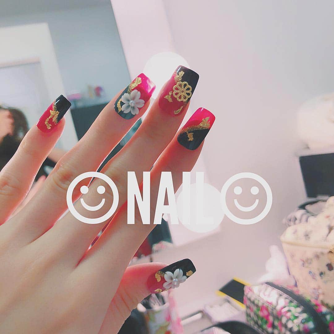 生見愛瑠さんのインスタグラム写真 - (生見愛瑠Instagram)「和、 振袖のチップネイル👘💄 #nail #make #makeup」4月11日 21時22分 - meru_nukumi