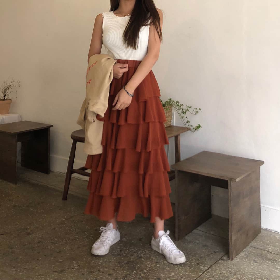 カン・ギョンミンさんのインスタグラム写真 - (カン・ギョンミンInstagram)「크롭자켓 , 컷팅무드나시  컬러추가코디 올려드렸습니다 🧡👍🏻🧡 #룩앳민 #굠민코디」4月11日 21時32分 - kkmmmkk