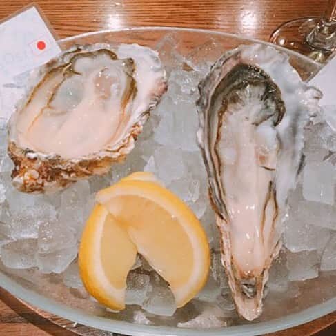 KAKIGIRL（カキガール）さんのインスタグラム写真 - (KAKIGIRL（カキガール）Instagram)「こんにちは！ 牡蠣をテーマに、カキガールが食べた牡蠣を紹介していきます！😆 . 今回ピックアップする写真は… . カキガールNo.30の小田知恵子さん @ck_y_o  の牡蠣です！👏 . 場所は赤坂見附にあるオストレアさんです😊 牡蠣好きにはお馴染みの牡蠣のチェーン店です✨ 美味しそうな生牡蠣ですね🤤 ぜひ、赤坂見附でお店に迷った際はオストレアさんに訪れてみてはいかがでしょうか(o^^o) . . *カキガールとは、牡蠣で幸せになる女子の総称。今年も、おいしい牡蠣のお店やお取り寄せの情報をカキガールたちが続々レポートしていきます。ご興味ある飲食店経営者の皆さま、お気軽にDMください。 . . . #kakigirl #カキガール #牡蠣 #生牡蠣 #オイスター #オストレア #赤坂見附 #赤坂見附グルメ」4月11日 21時43分 - kakigirl.info