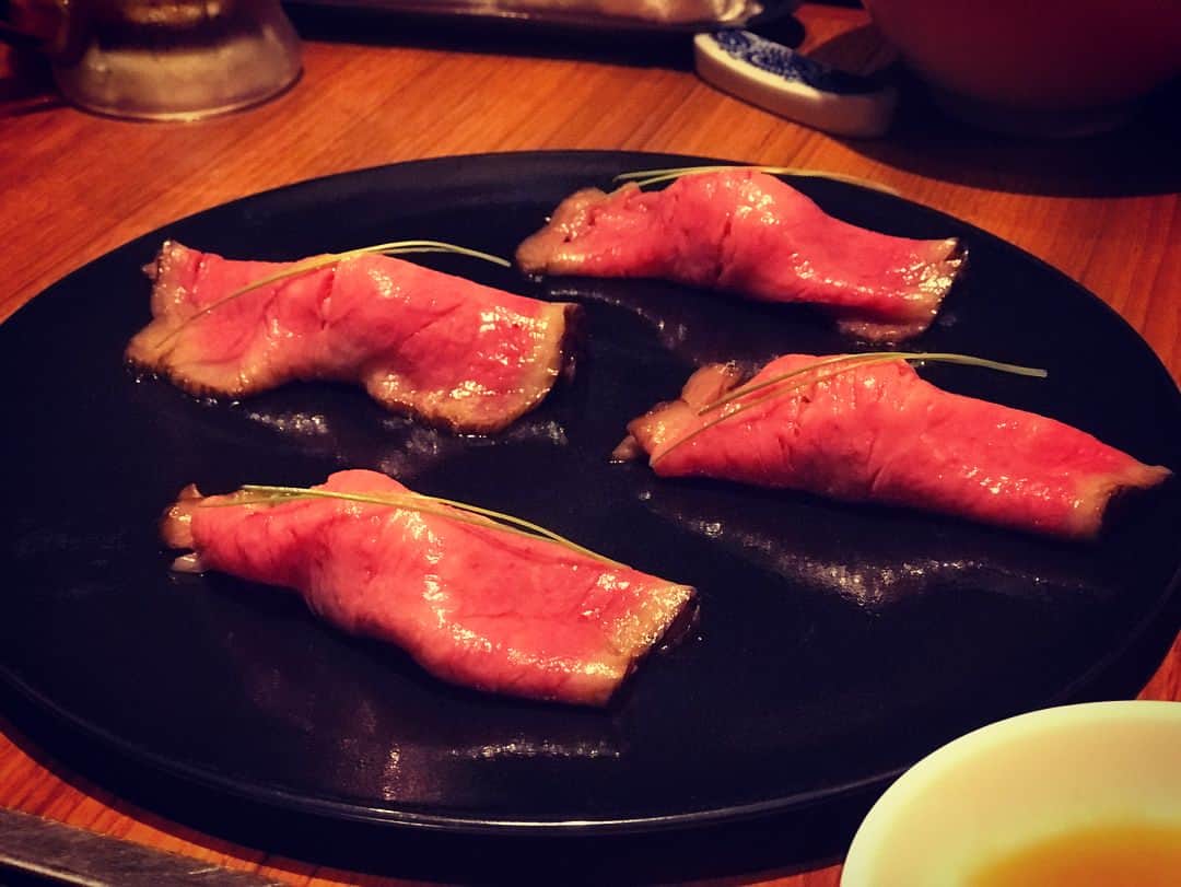 西村文男さんのインスタグラム写真 - (西村文男Instagram)「フミログ4.9。どれも美味し！なのだけどタン塩とすきやきが大好物でございます。トップクラスでございます。喋り方が丁寧になってしまいまする。」4月11日 21時56分 - fumionishimura